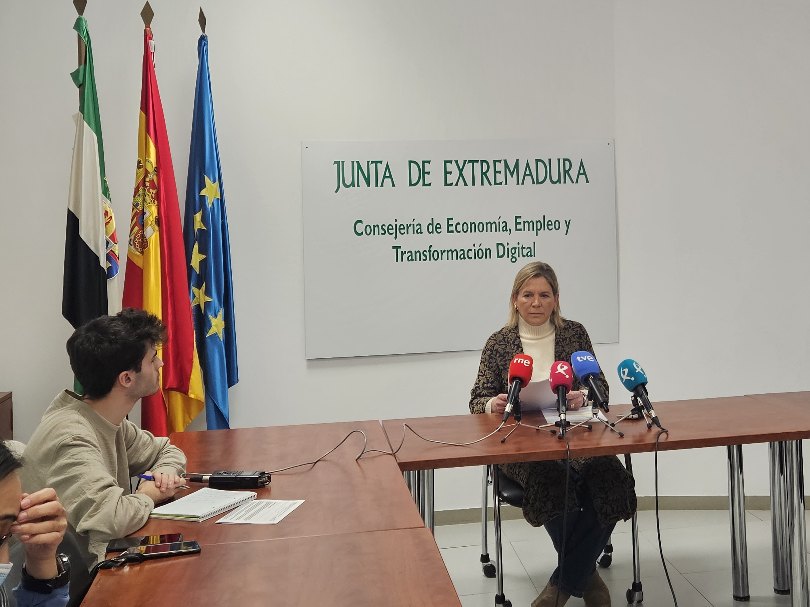 Imagen del artículo Extremadura es la comunidad donde más disminuye el desempleo en el mes de noviembre, 1.962 personas
