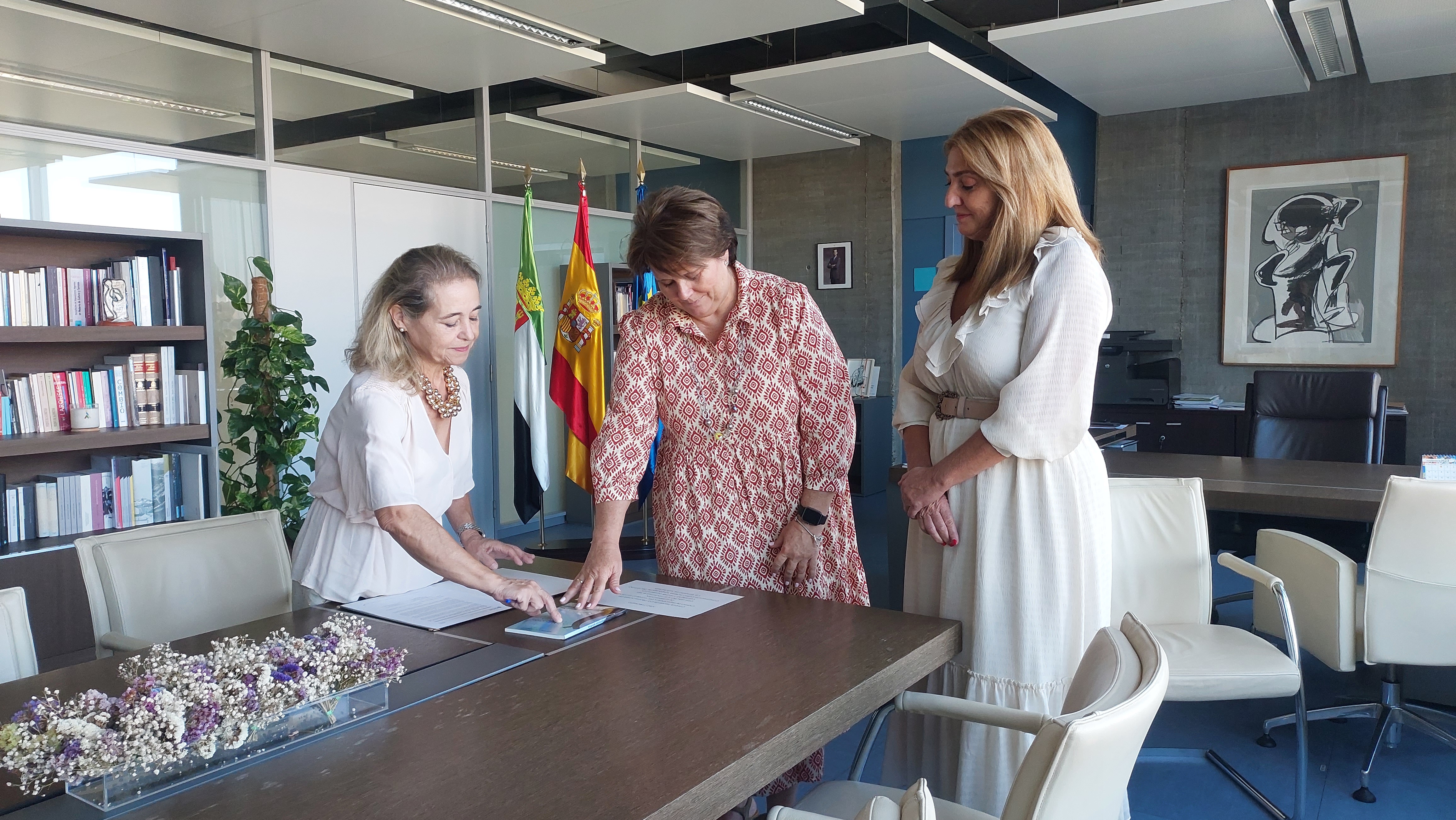 Imagen del artículo María José Cabanillas Ruiz toma posesión como presidenta del Consejo Escolar de Extremadura