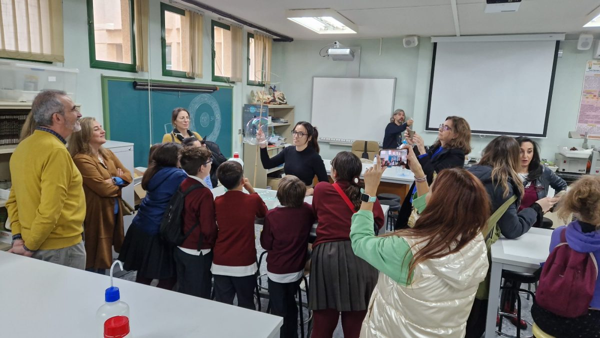 Imagen del artículo Un total de 800 alumnos han participado este curso escolar en el programa 'Desayuna con la ciencia + Cultura emprendedora'