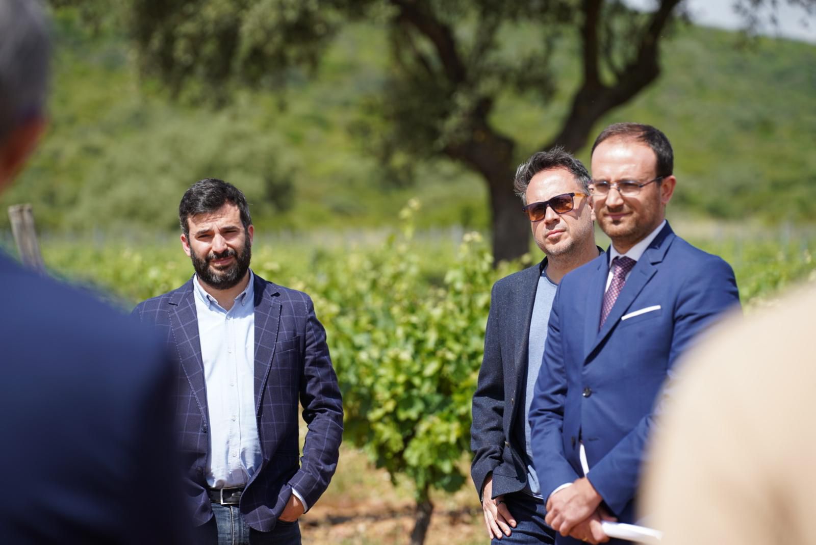 Image 4 of article La Junta de Extremadura remarca la importancia del vino como motor de desarrollo en zonas rurales