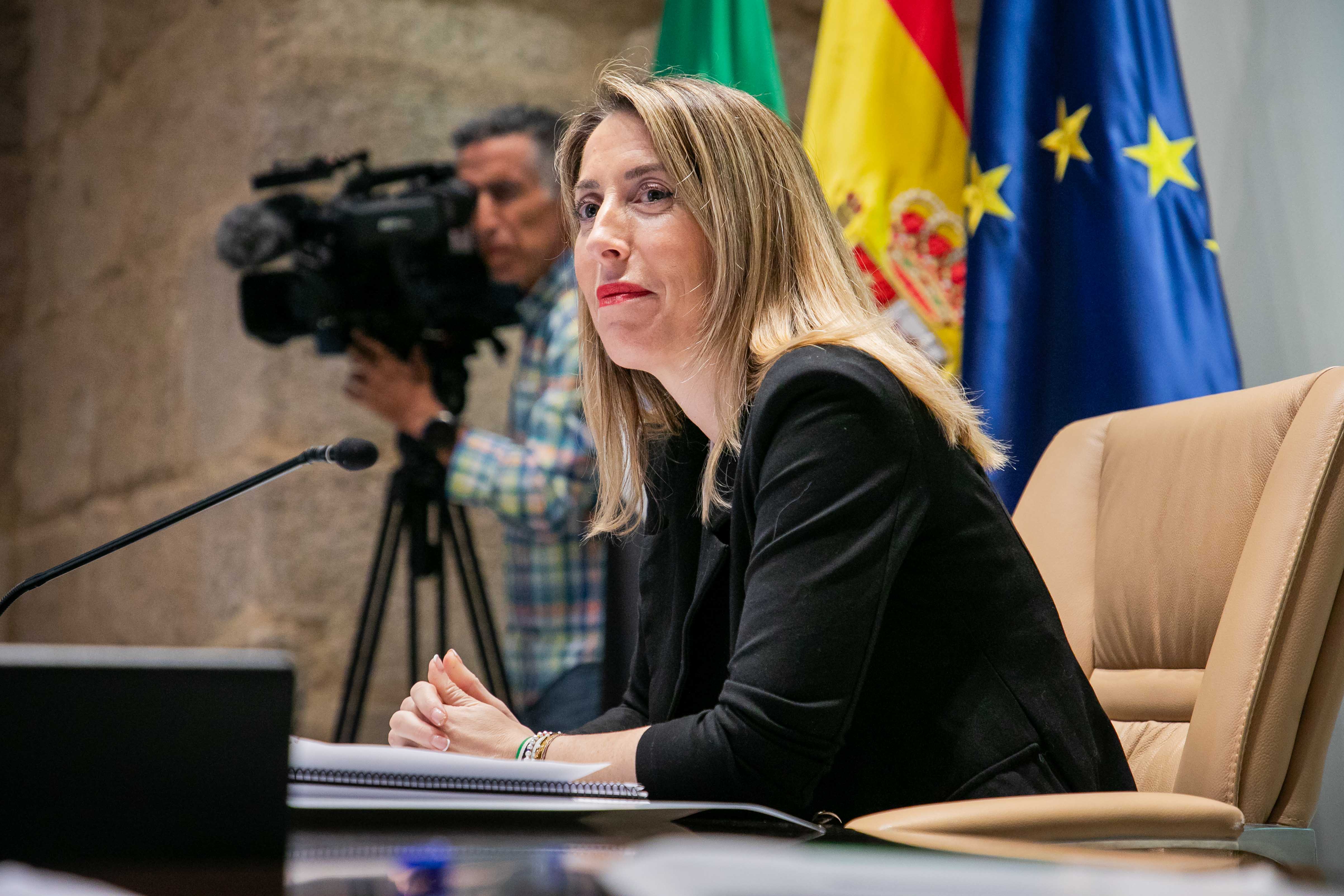 Foto de la presidenta de la Junta durante la reunión del Consejo de Gobierno