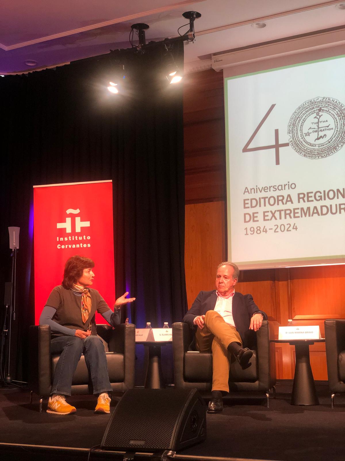 Image 3 of article La Editora Regional de Extremadura lleva las letras extremeñas al Instituto Cervantes de Madrid en su 40º aniversario