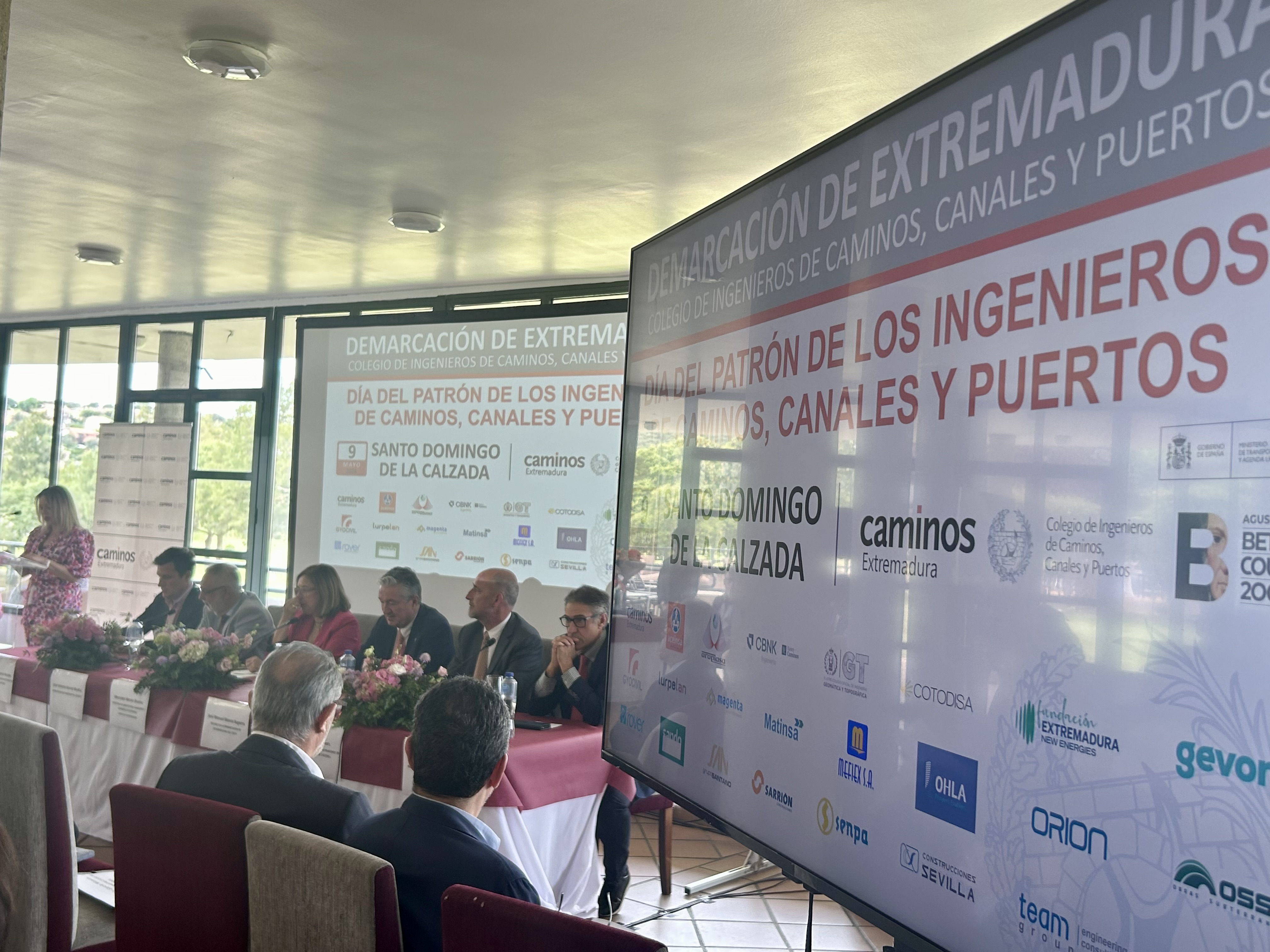 Image 1 of article Mercedes Morán participa en los actos del patrón de los ingenieros de Caminos, Canales y Puertos organizados en Cáceres