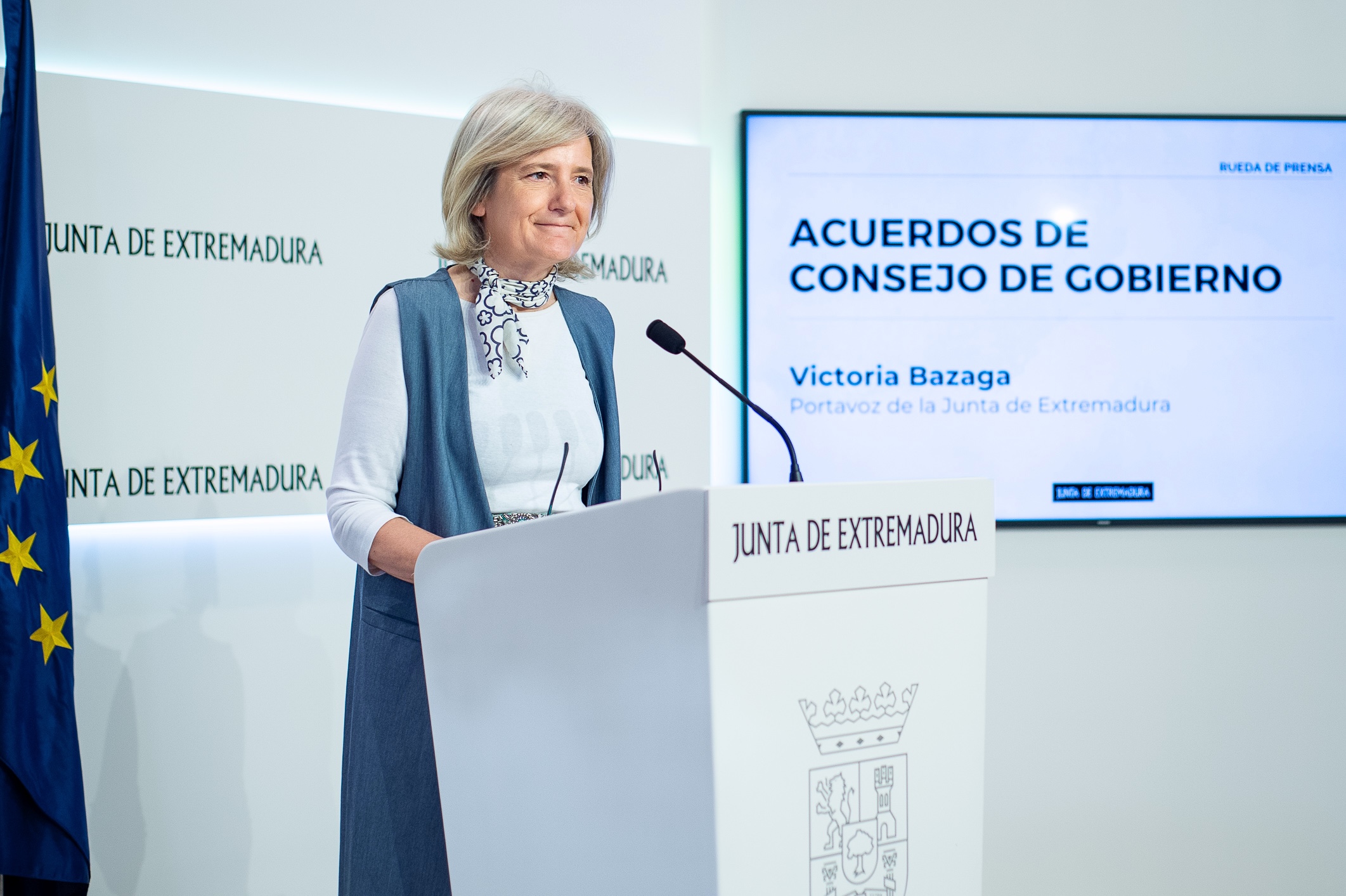 La portavoz de la Junta de Extremadura, Victoria Bazaga; durante la rueda de prensa.