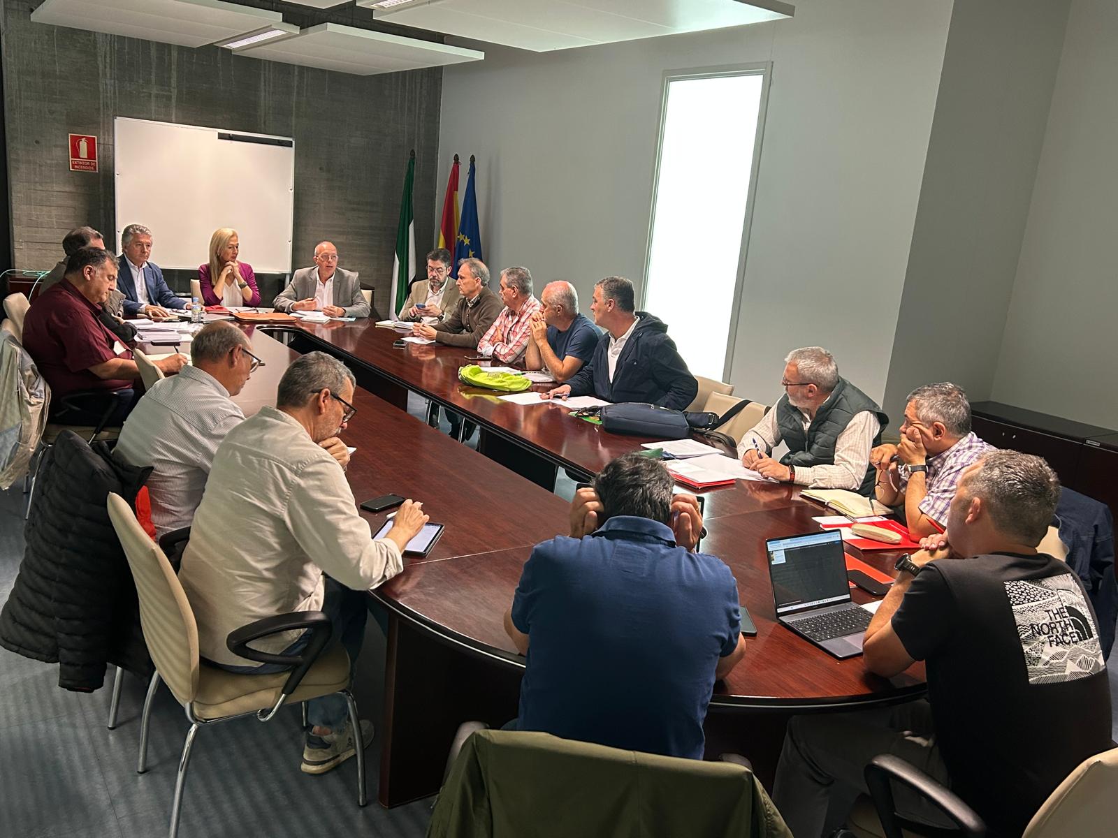 Image 1 of article La Junta de Extremadura retoma la Mesa Técnica de Agentes del Medio Natural con la disposición de mejorar sus condiciones laborales