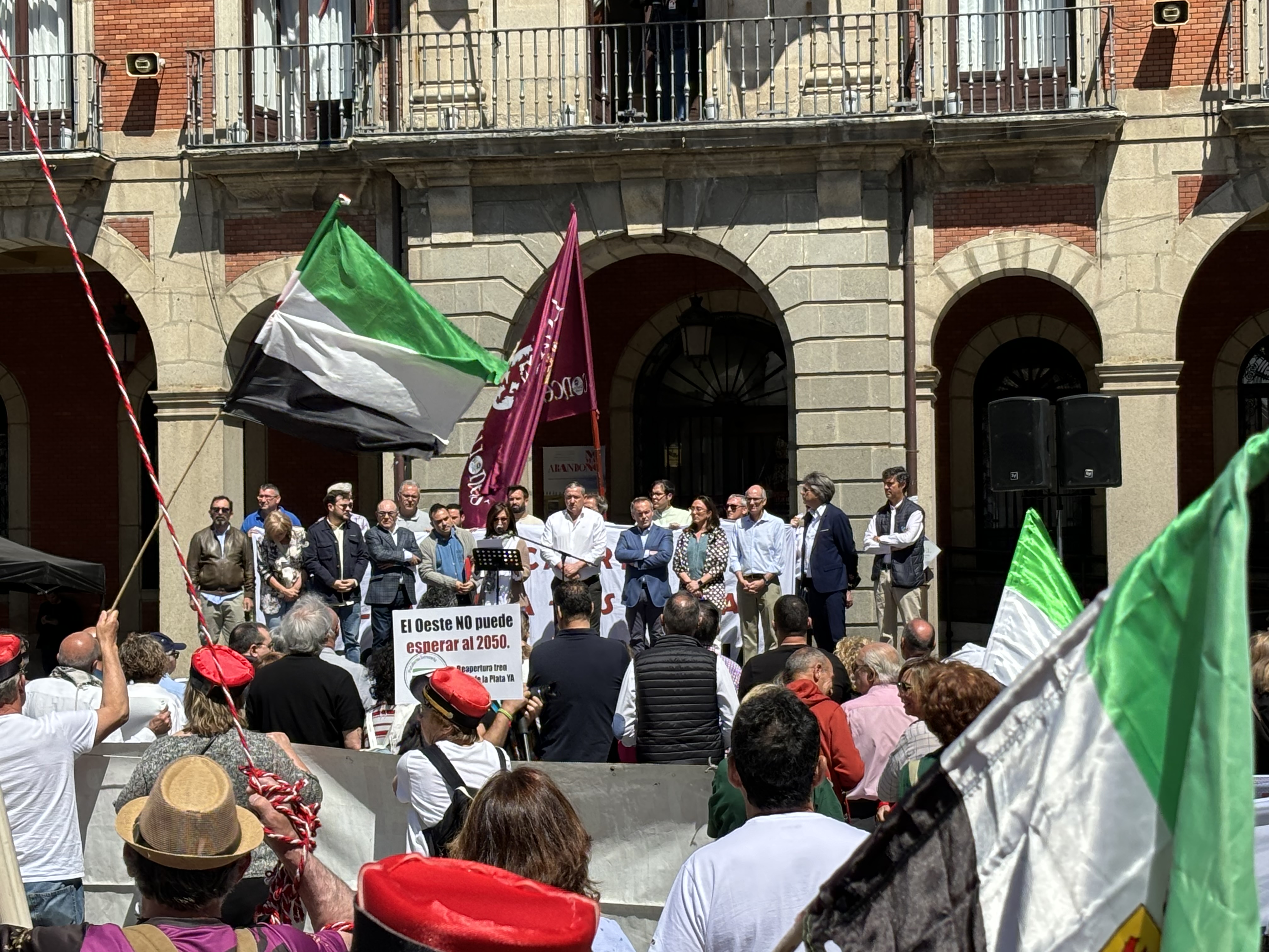 Image 5 of article El consejero Manuel Martín destaca en Zamora el apoyo del Gobierno extremeño al tren Ruta de la Plata para saldar una deuda histórica