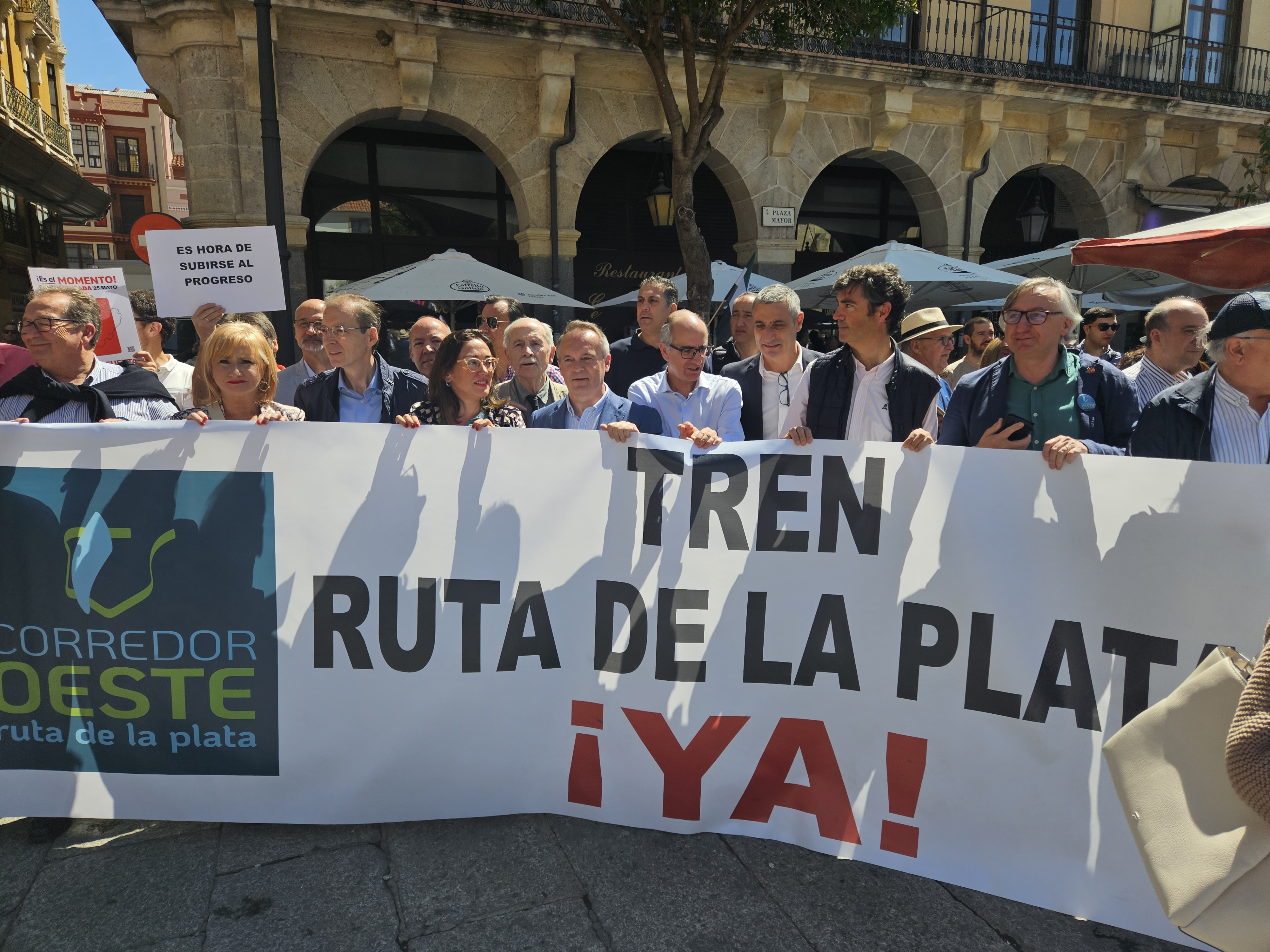 Image 7 of article El consejero Manuel Martín destaca en Zamora el apoyo del Gobierno extremeño al tren Ruta de la Plata para saldar una deuda histórica