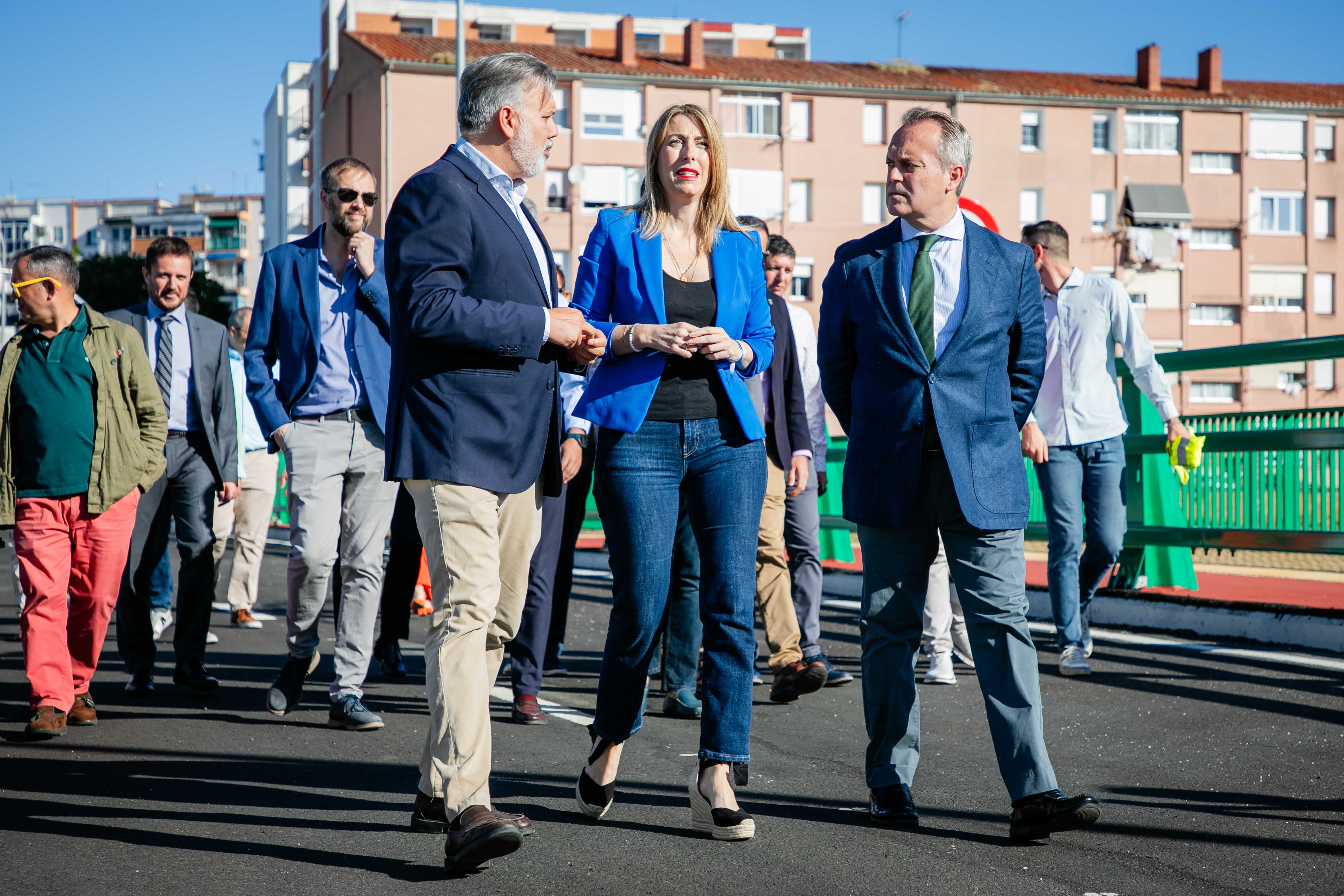 Image 3 of article María Guardiola inaugura un nuevo vial que descongestionará el centro de Plasencia y anuncia que las obras de la avenida Martín Palomino comenzarán cuanto antes