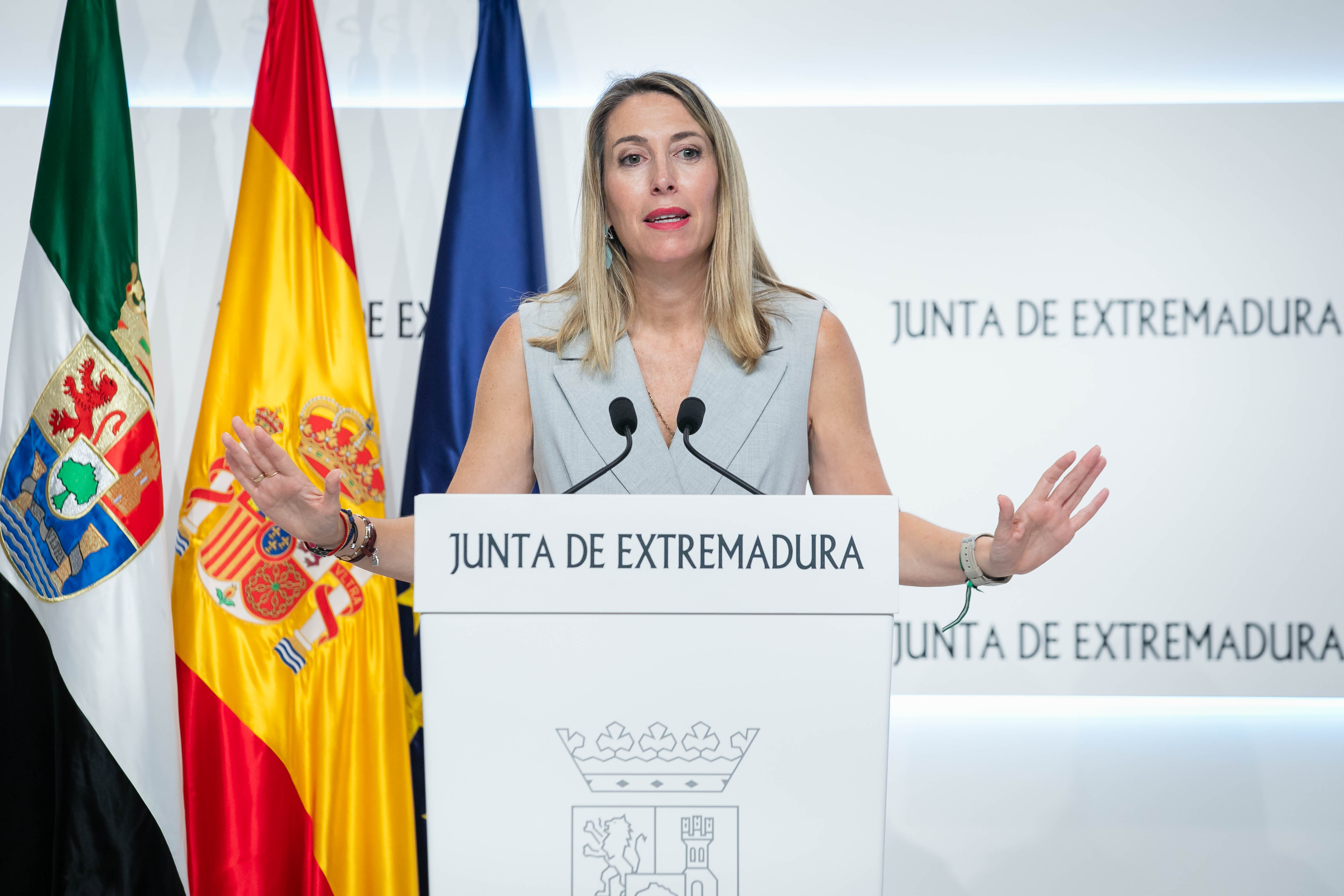 Foto de la presidenta de la Junta de Extremadura durante la rueda de prensa posterior al Consejo de Gobierno