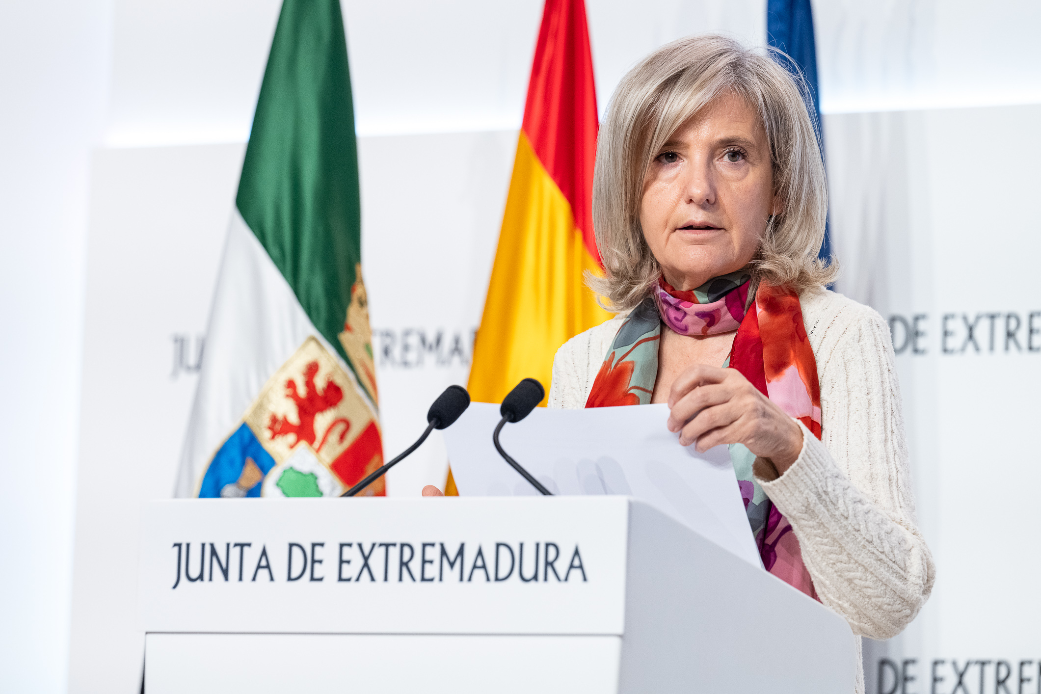 Foto de la portavoz de la Junta de Extremadura durante la rueda de prensa para informar de los asuntos tratados por el Consejo de Gobierno