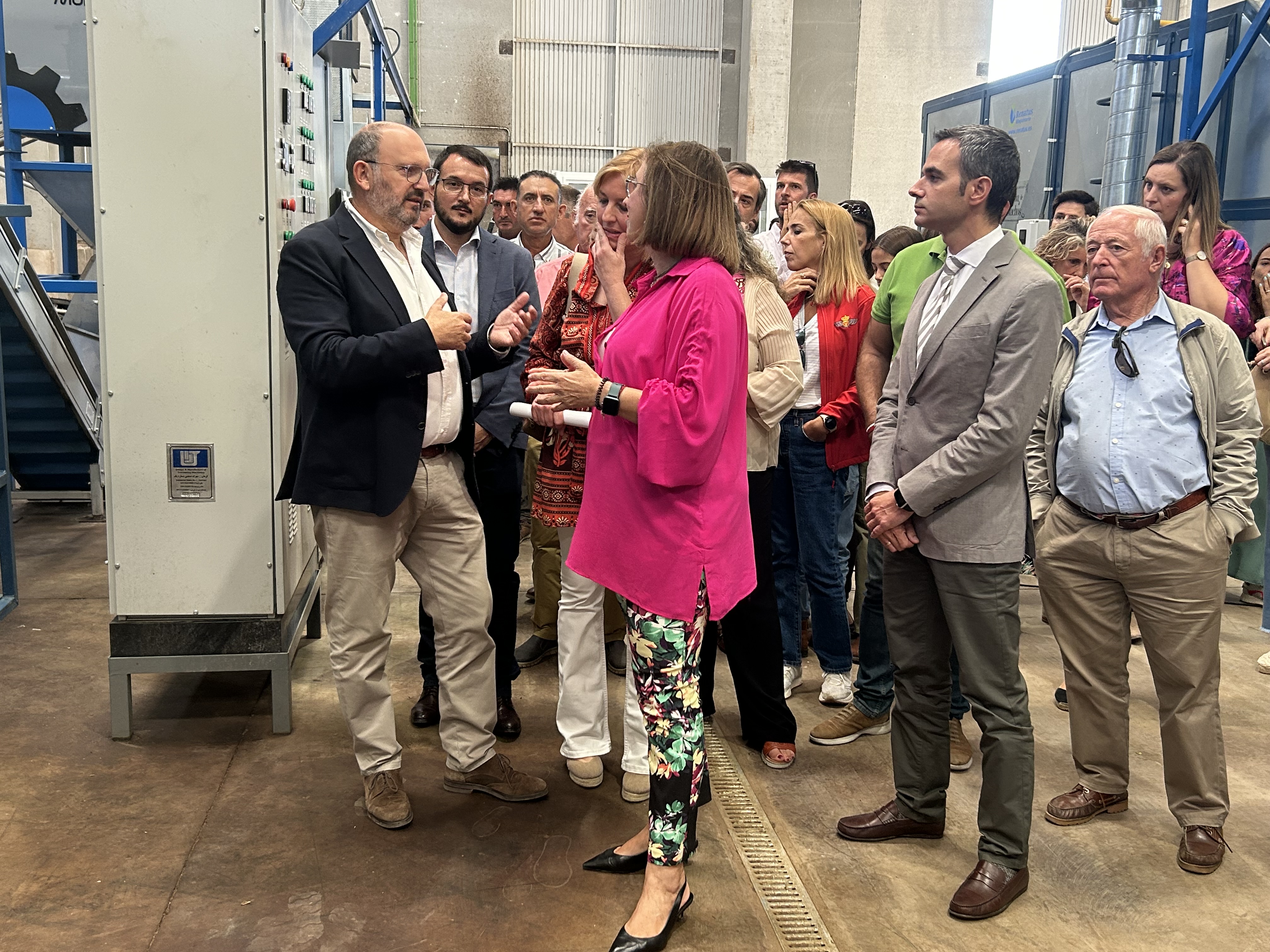 inauguración de una planta de procesado de pistachos