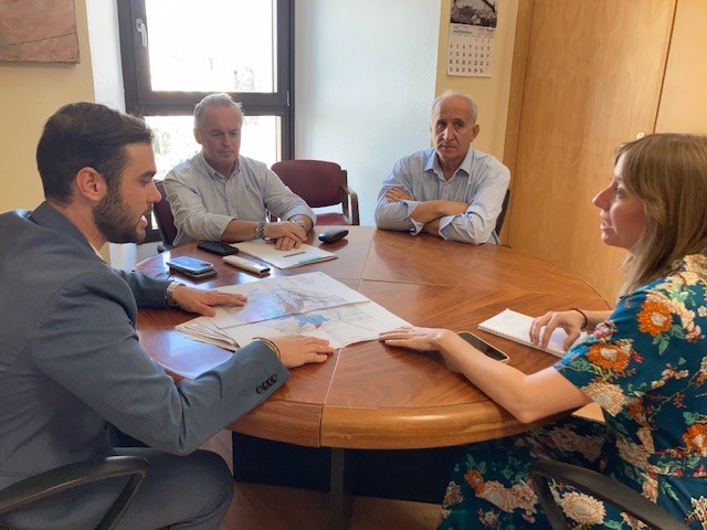 Visita del consejero de Infraestructuras, Transporte y Vivienda, Manuel Martín, a Jerez de los Caballeros y La Bazana.