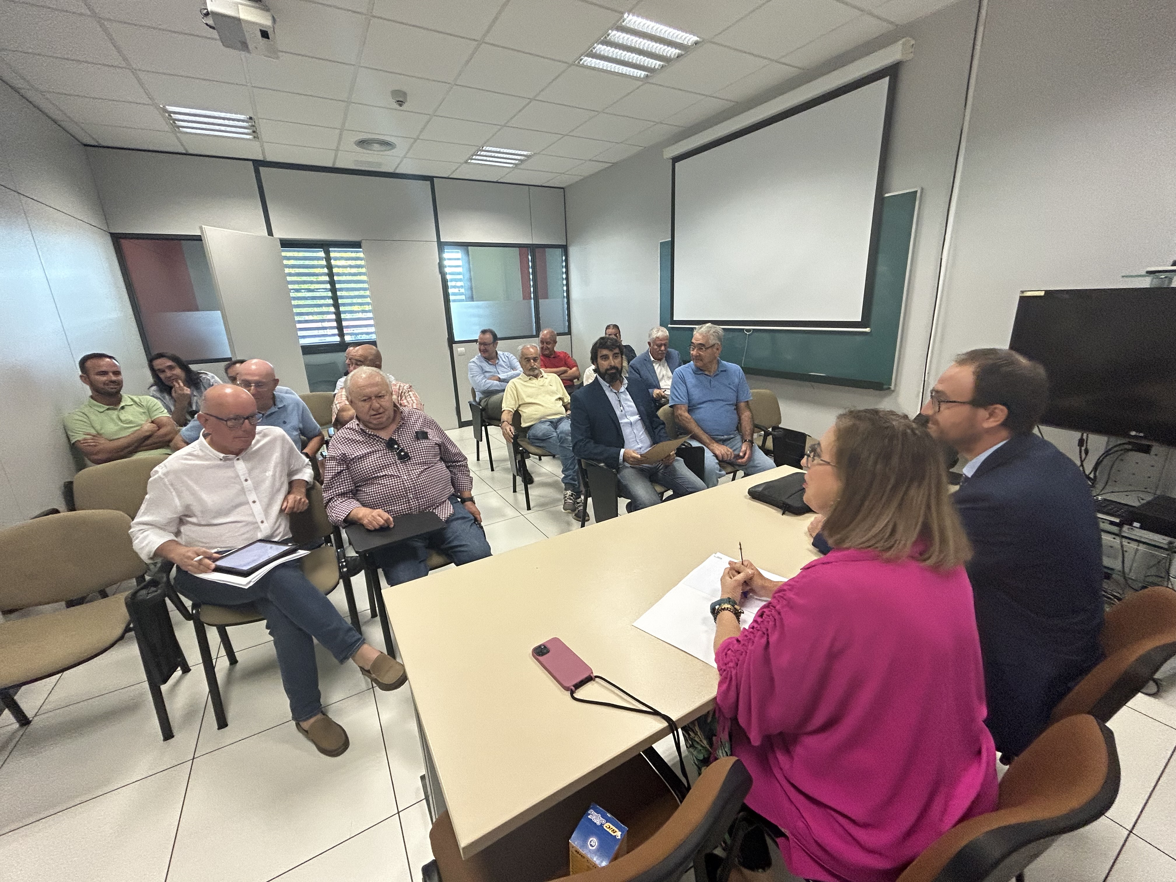 Reunión de la consejera Mercedes Morán con representantes de la OITAB