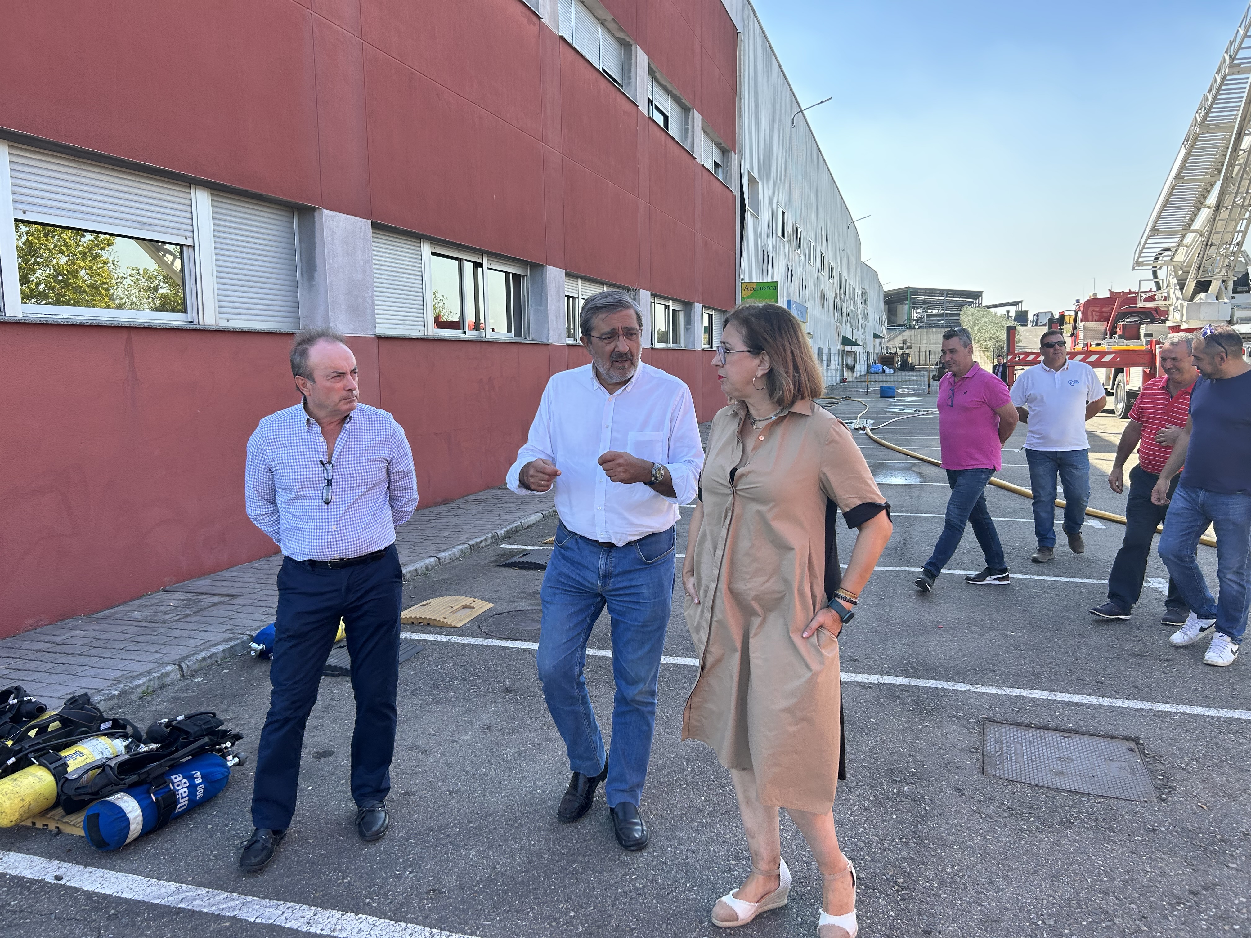 Imagen del artículo La Junta muestra su apoyo a Acenorca y los vecinos de Montehermoso tras el incendio de la pasada tarde