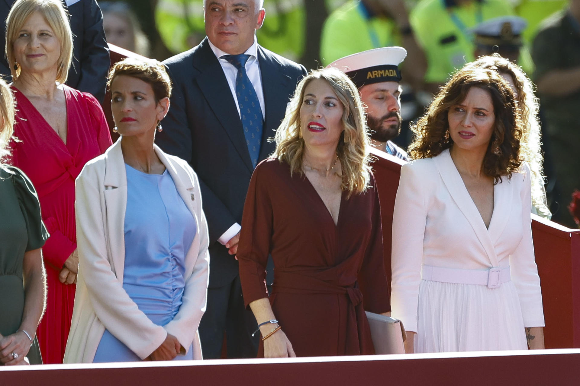 María Guardiola asiste a los actos de conmemoración del Día de la Fiesta Nacional