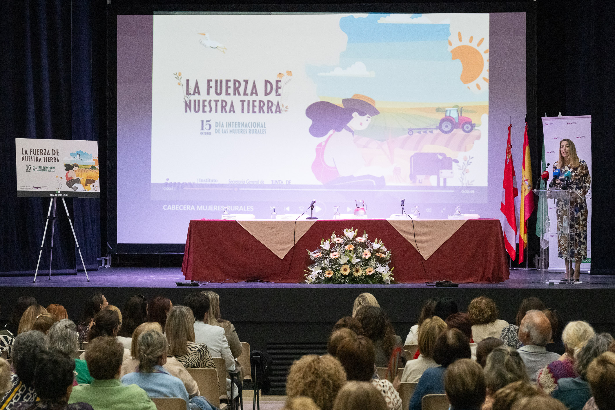 Foto de la presidenta de la Junta en la inauguración de las jornadas