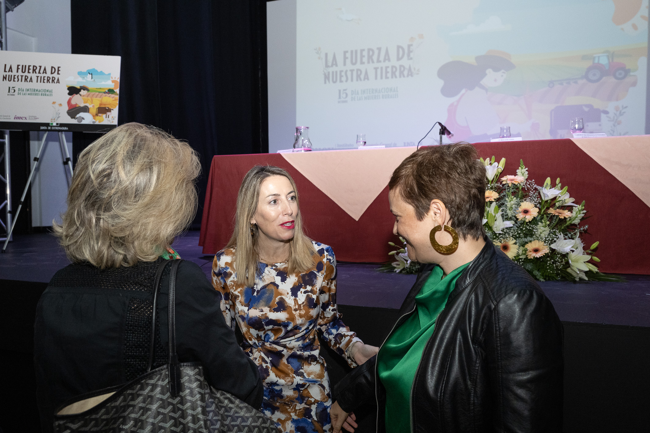 Foto de la presidenta de la Junta en la inauguración de las jornadas