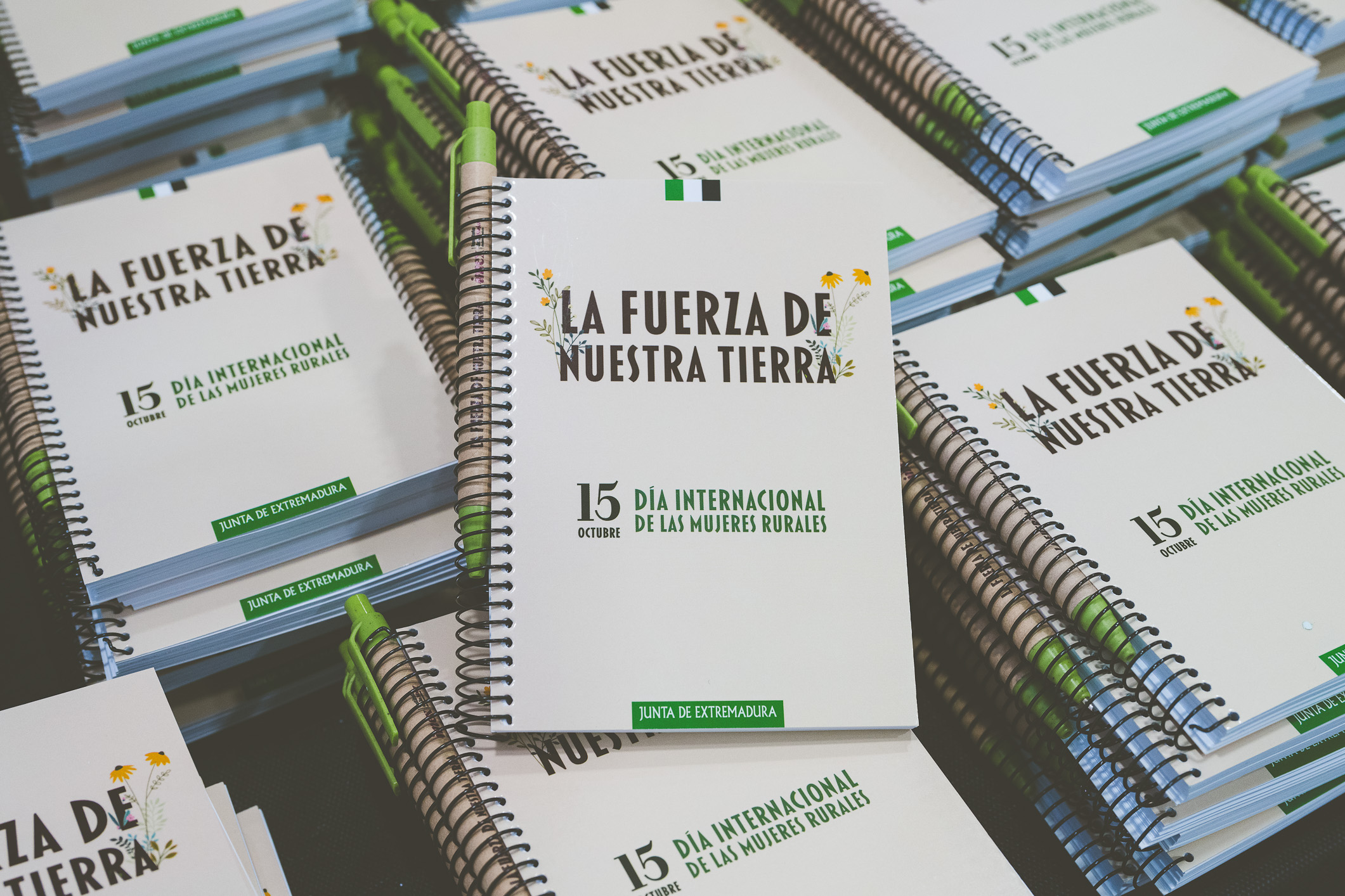 Foto detalle de libreta de las jornadas