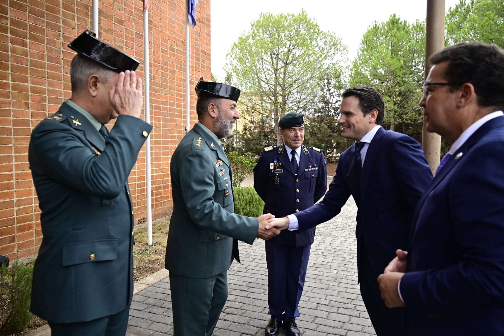 El consejero de Presidencia, Abel Bautista, saluda a las autoridades. 