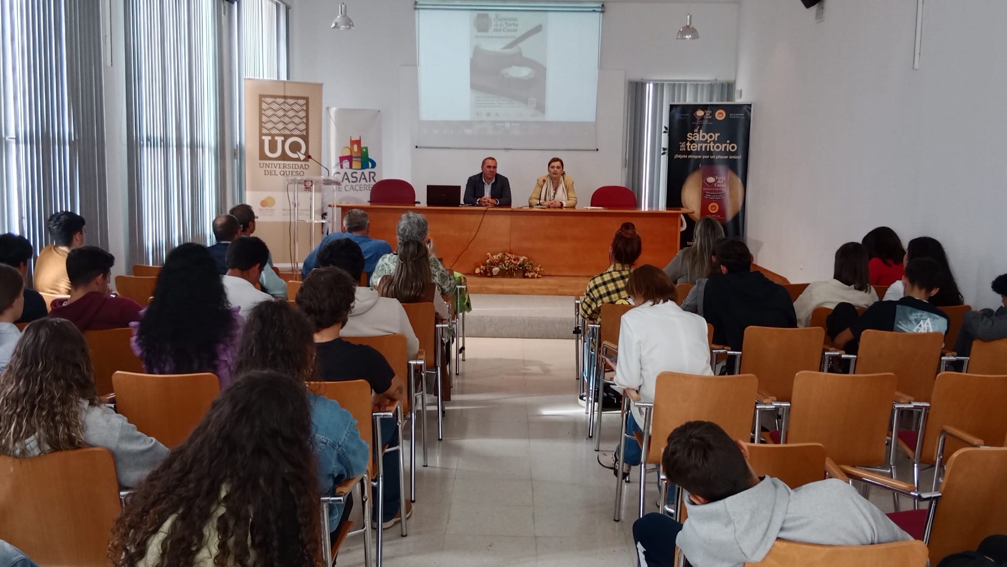 Imagen del artículo Desarrollo Rural apela, en la jornada técnica del Queso, a la colaboración entre instituciones para potenciar el relevo generacional