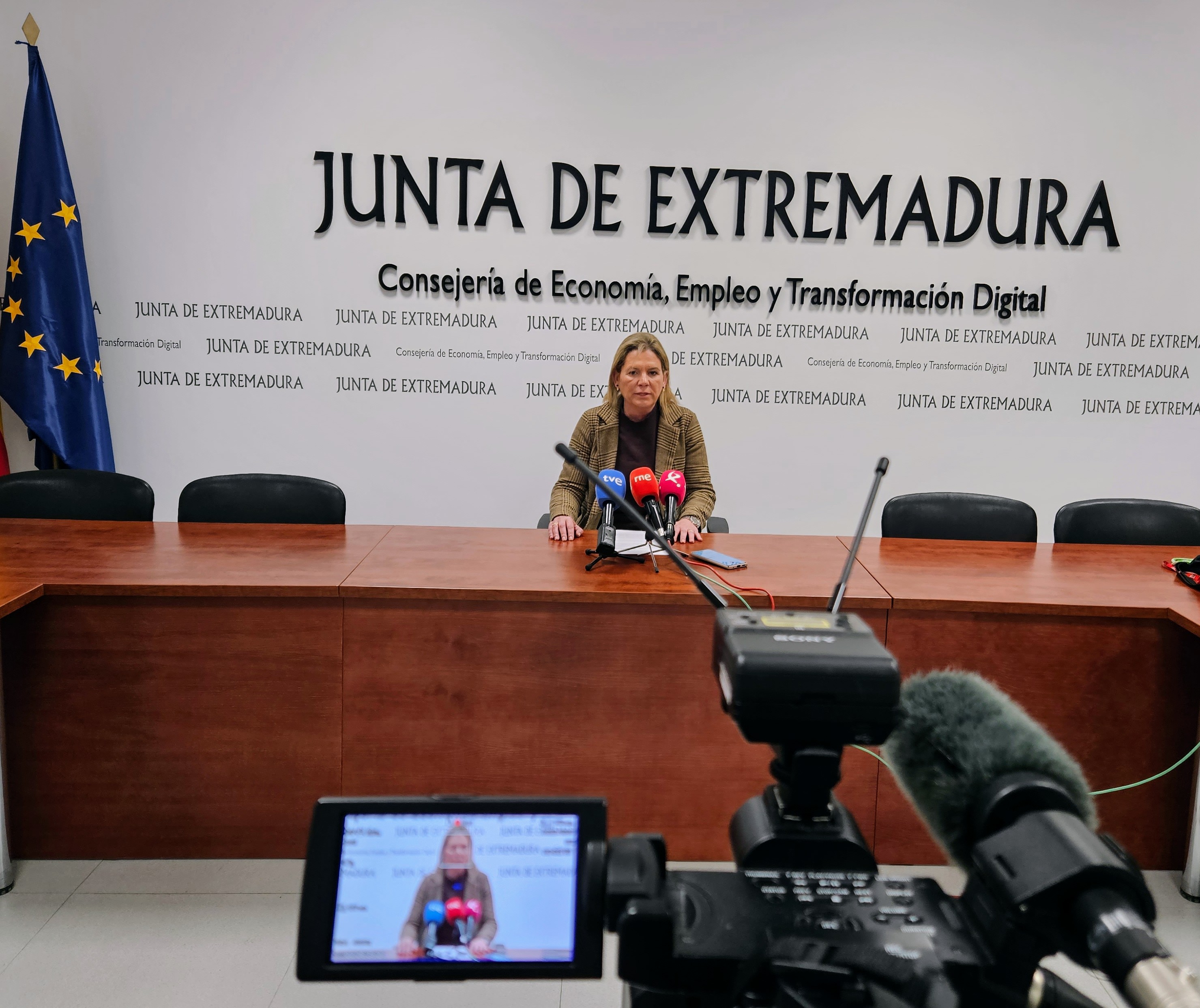 Imagen del artículo Desciende el paro en Extremadura en 149 personas en el mes de febrero y sube la afiliación a la Seguridad Social en 5.055 personas en el último año