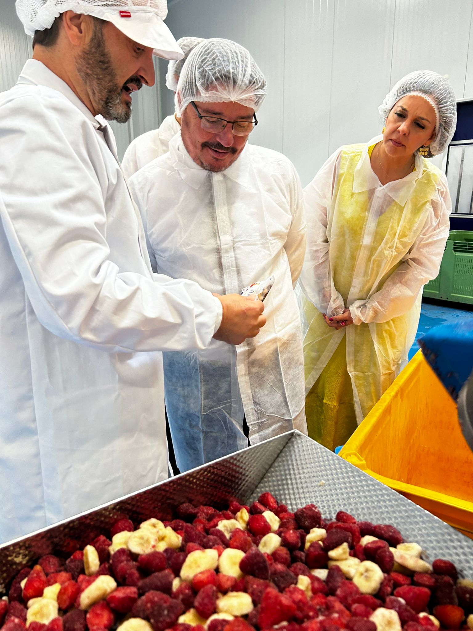 Visita del consejero a la Agrupación de Cooperativas del Valle del Jerte foto 2
