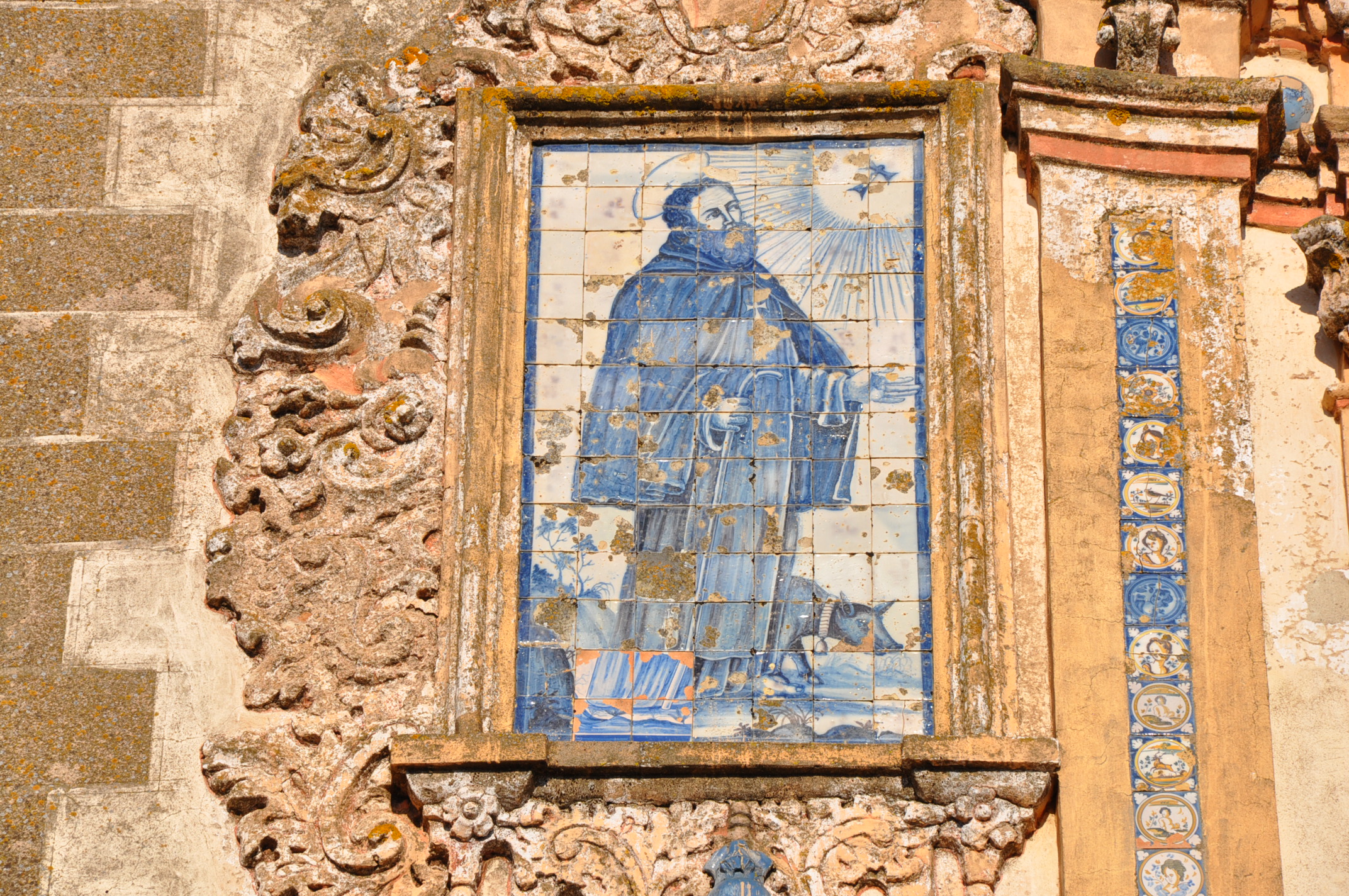 Image 1 of article La Junta de Extremadura destina 40.000 euros para la restauración de la fachada de la Iglesia de San Bartolomé de Jerez de los Caballeros