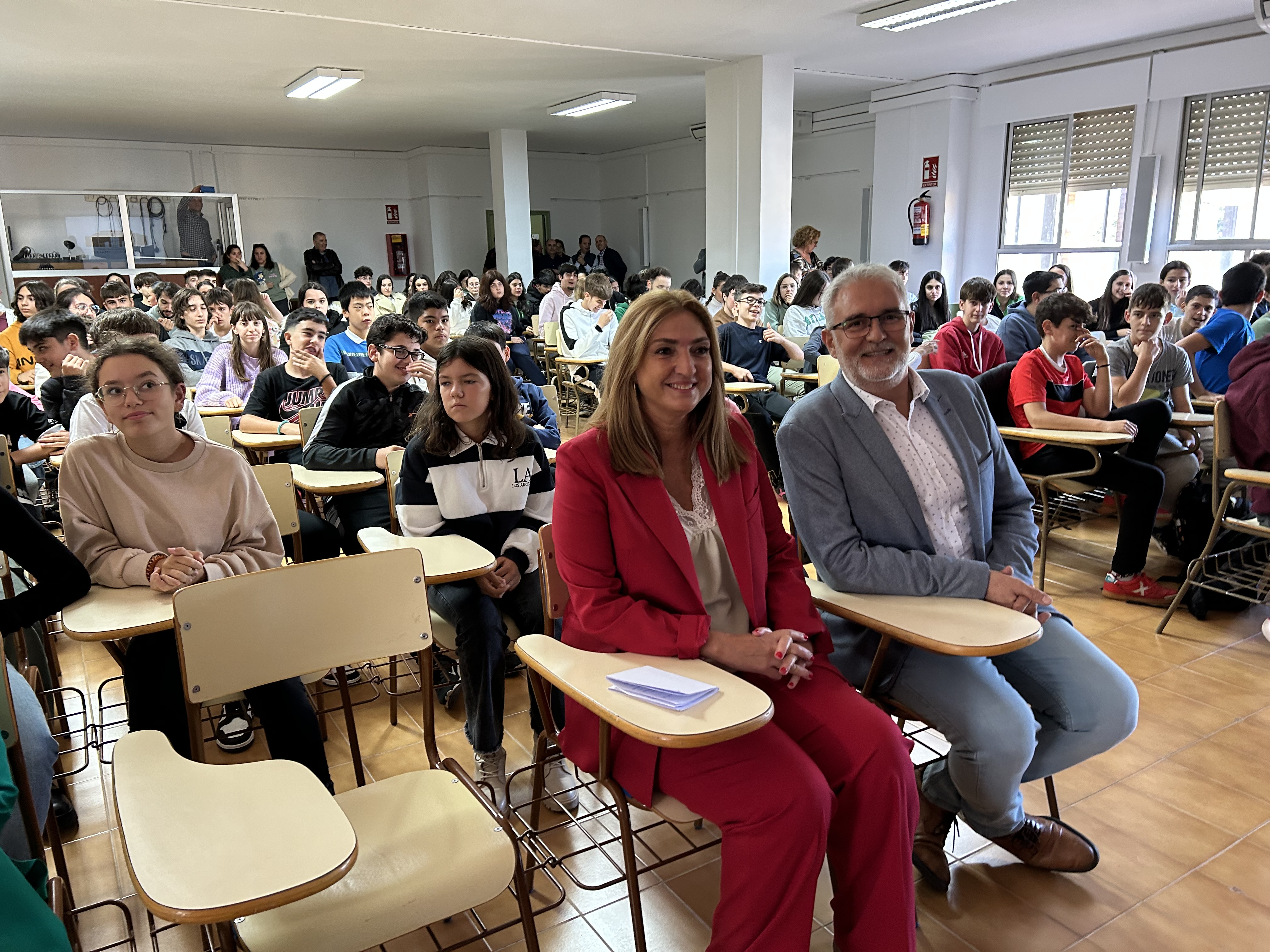 La secretaria general de Educación y Formación Profesional, María Pilar Pérez, en el IES García Tellez.C