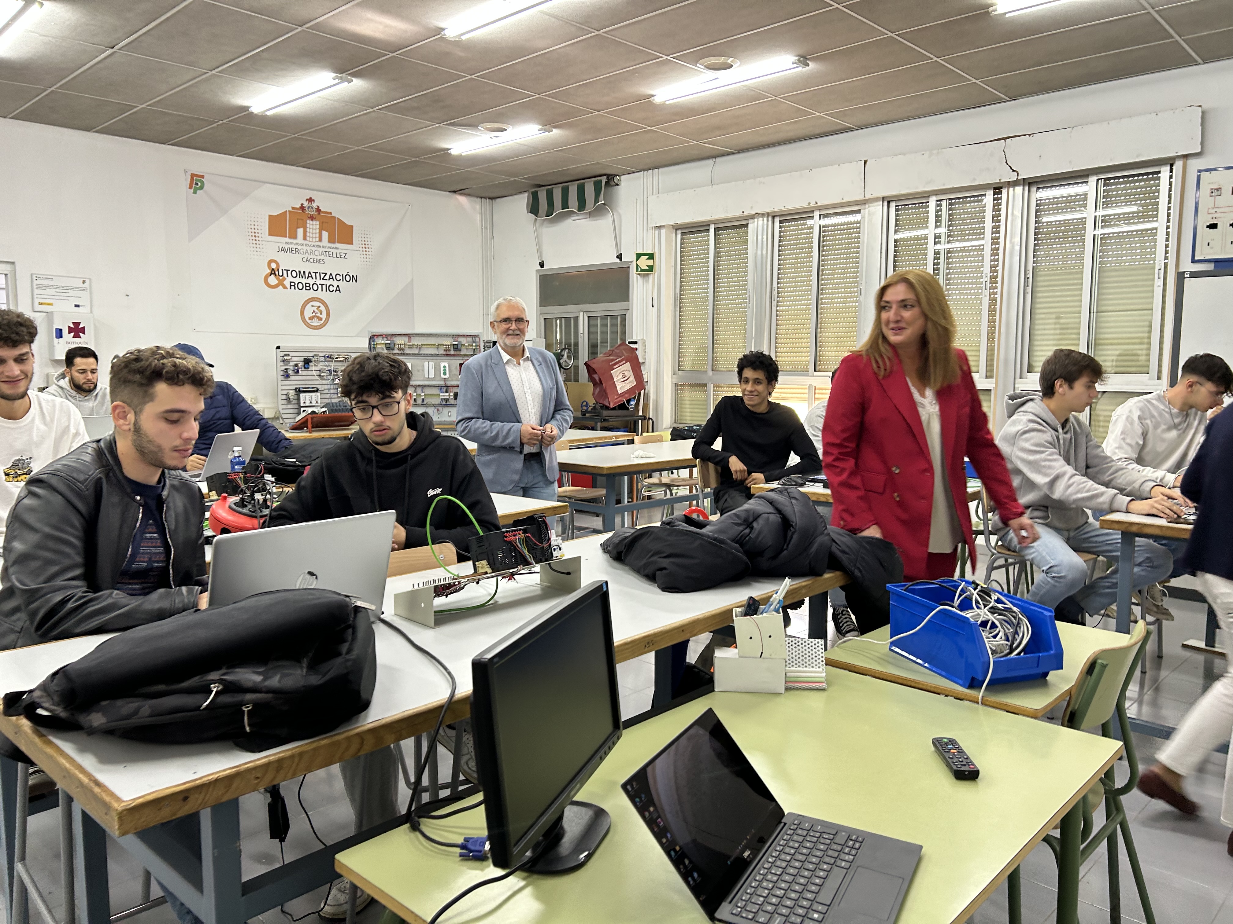 La secretaria general de Educación y Formación Profesional, María Pilar Pérez, en el IES García Tellez.