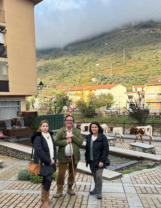 el director general Sánchez Cordero, con alcaldesas de la comarca.