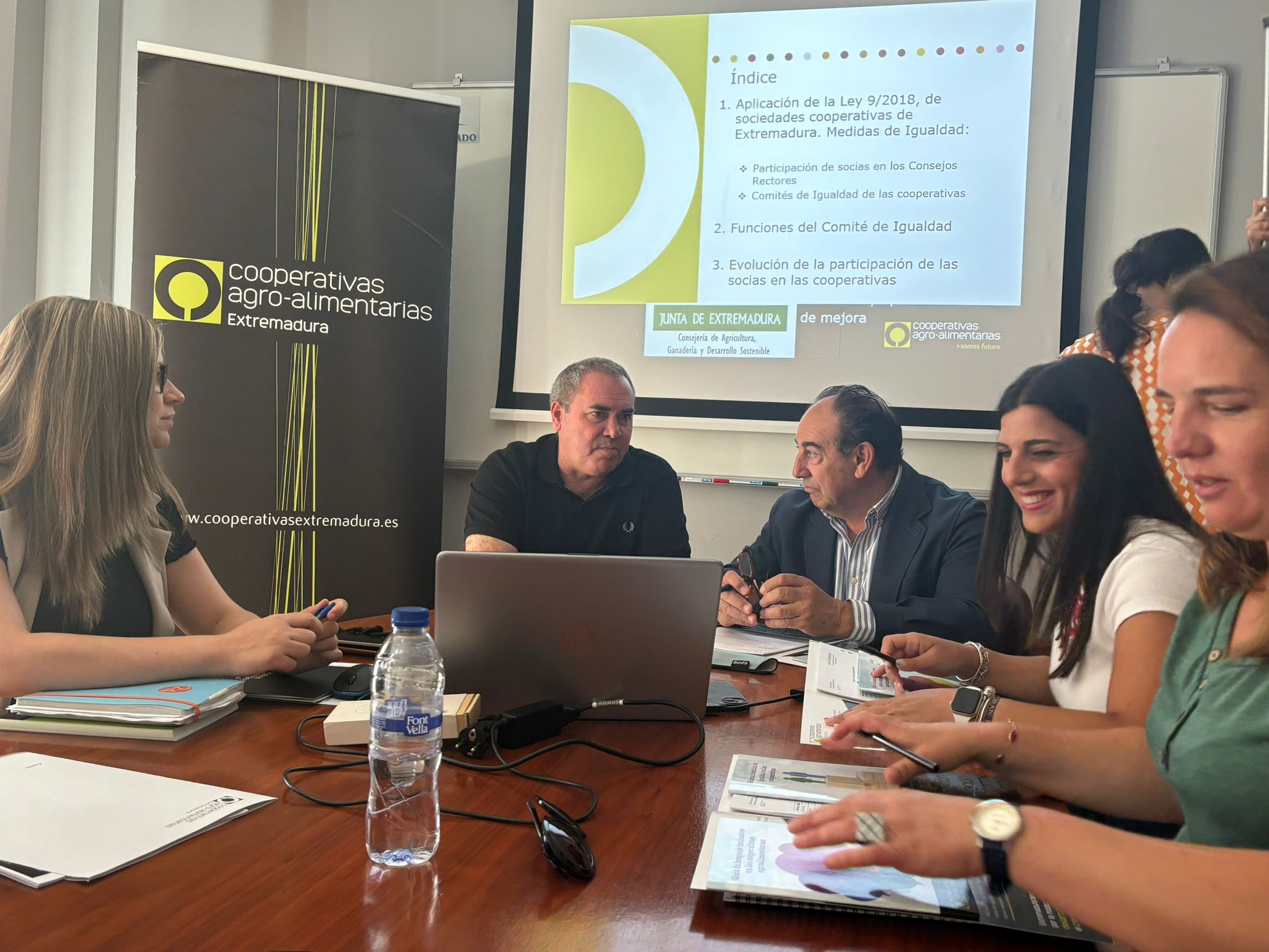 Imagen del artículo La Junta participa en una jornada formativa para promover la igualdad en las cooperativas agroalimentarias extremeñas