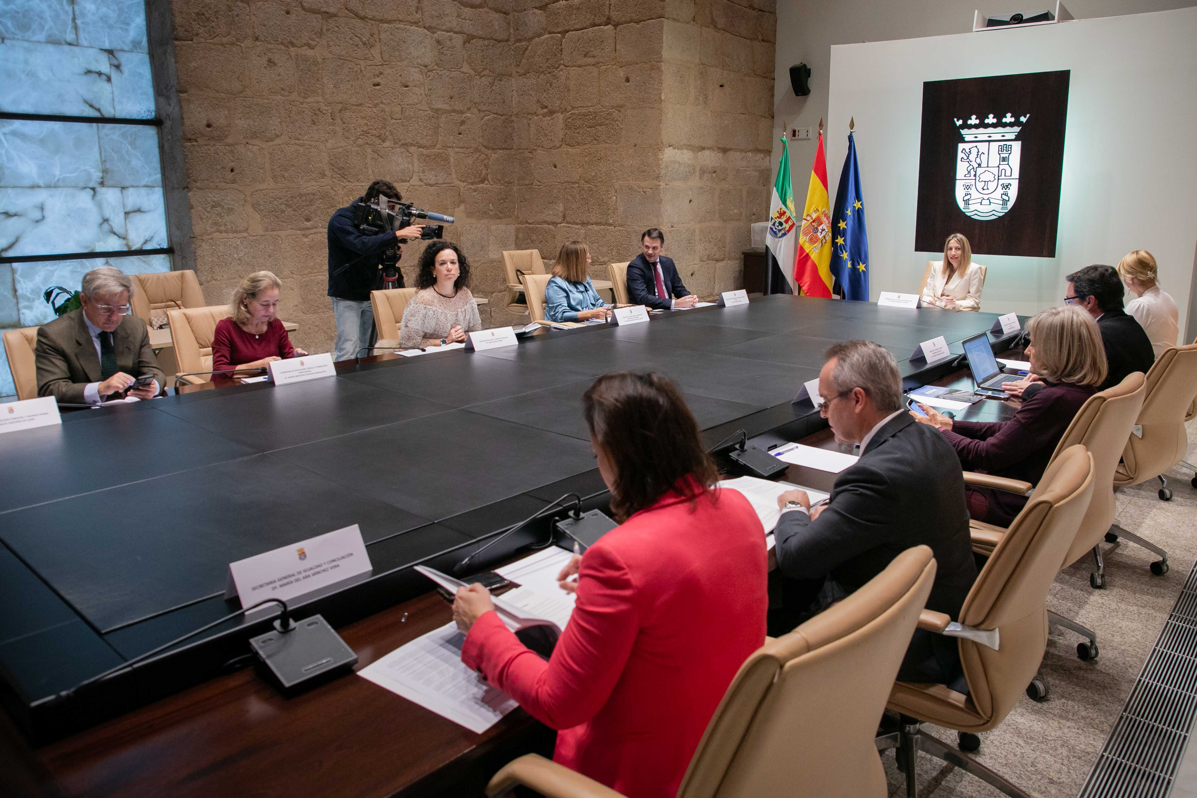 Image 1 of article Si hablamos, el machismo calla, lema elegido por la Junta de Extremadura para la campaña del 25 de noviembre
