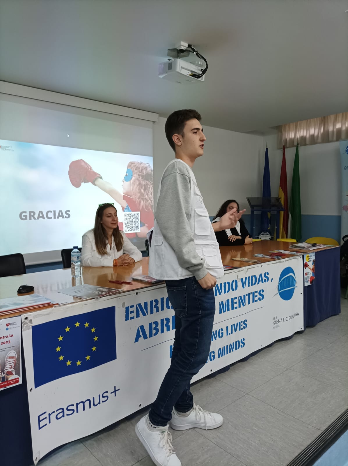 Image 2 of article Doscientos jóvenes resuelven dudas sobre la donación de médula ósea a través de un proyecto financiado por el IJEX