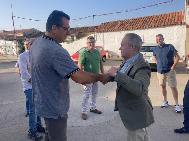 Imagen del artículo Manuel Martín analiza la situación de las infraestructuras, transporte y vivienda en su visita a la zona de Botija, Torremocha, Torrequemada y Torreorgaz