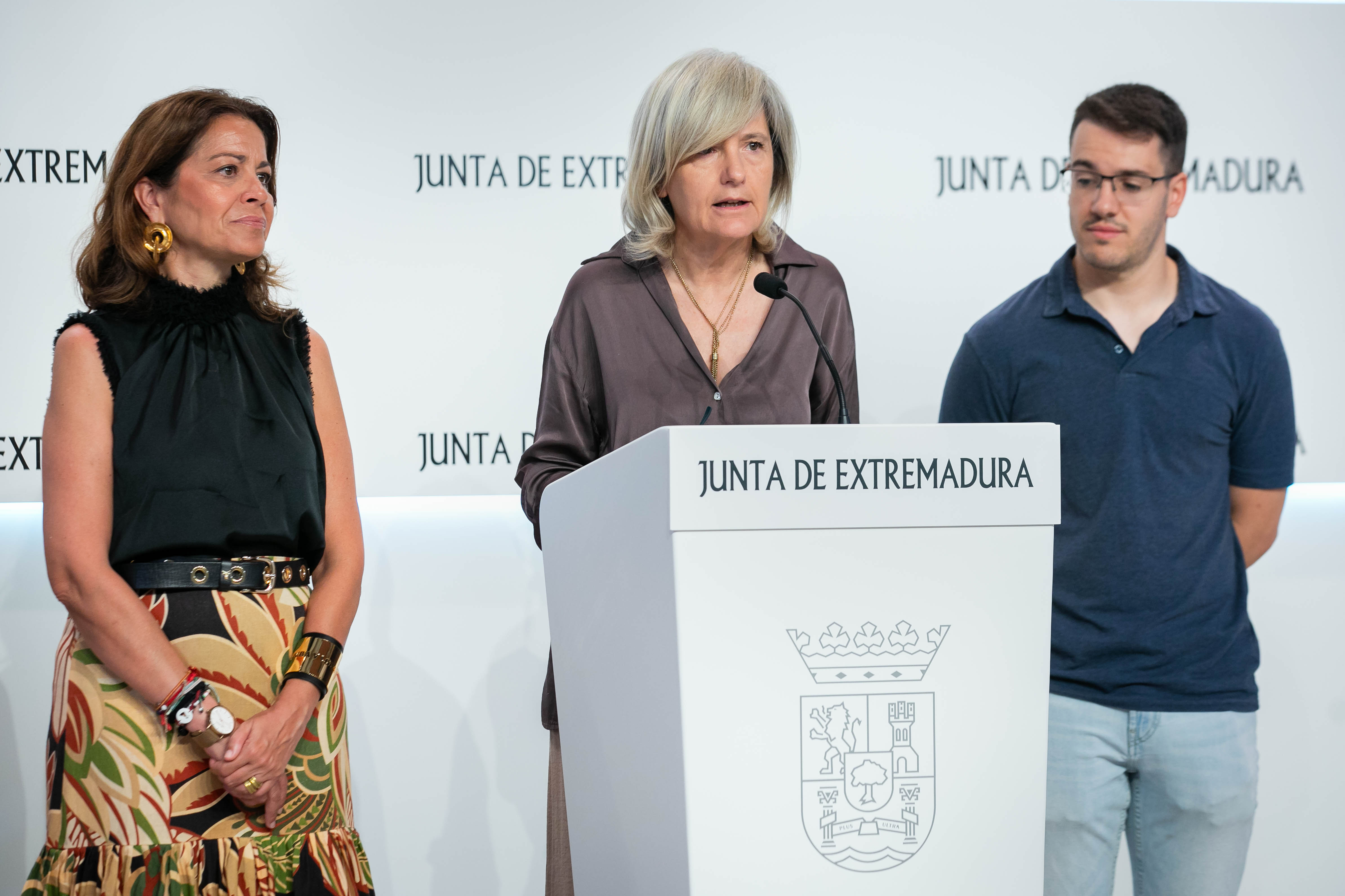 Imagen de la consejera de Cultura durante la rueda de prensa