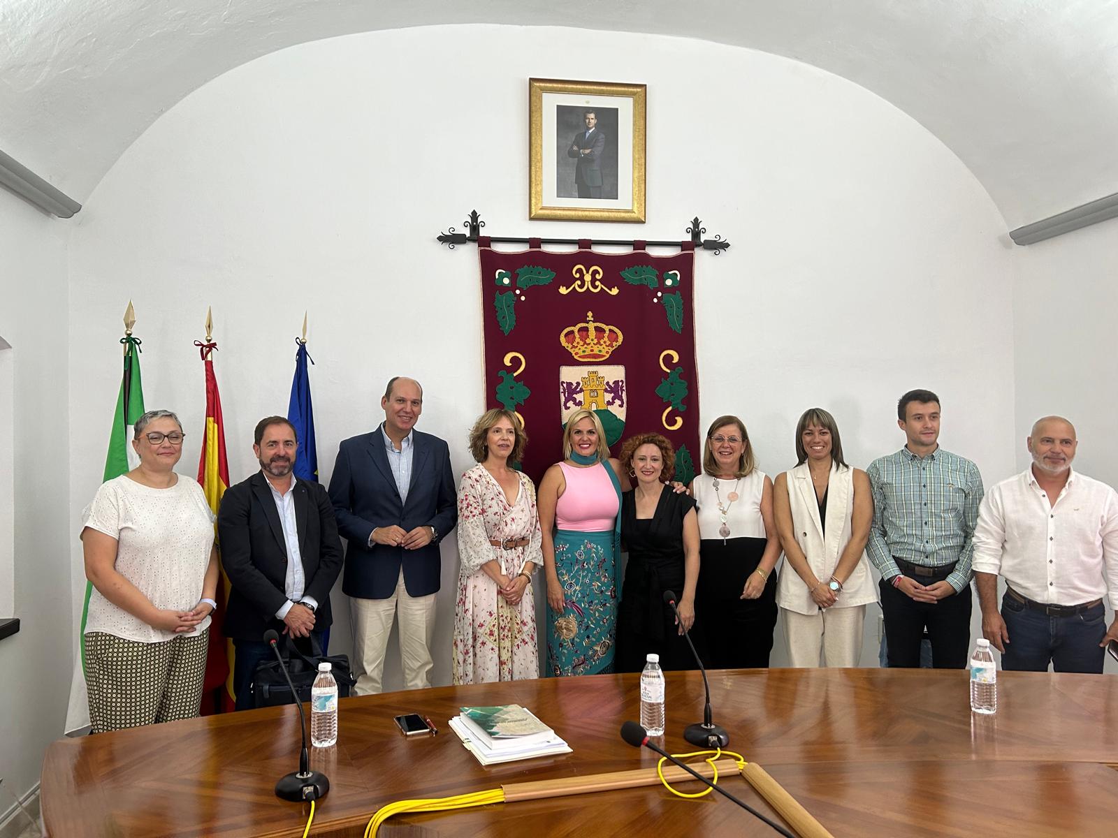 Image 1 of article La Junta de Extremadura cede de forma gratuita un inmueble destinado a Centro de Día en Burguillos del Cerro