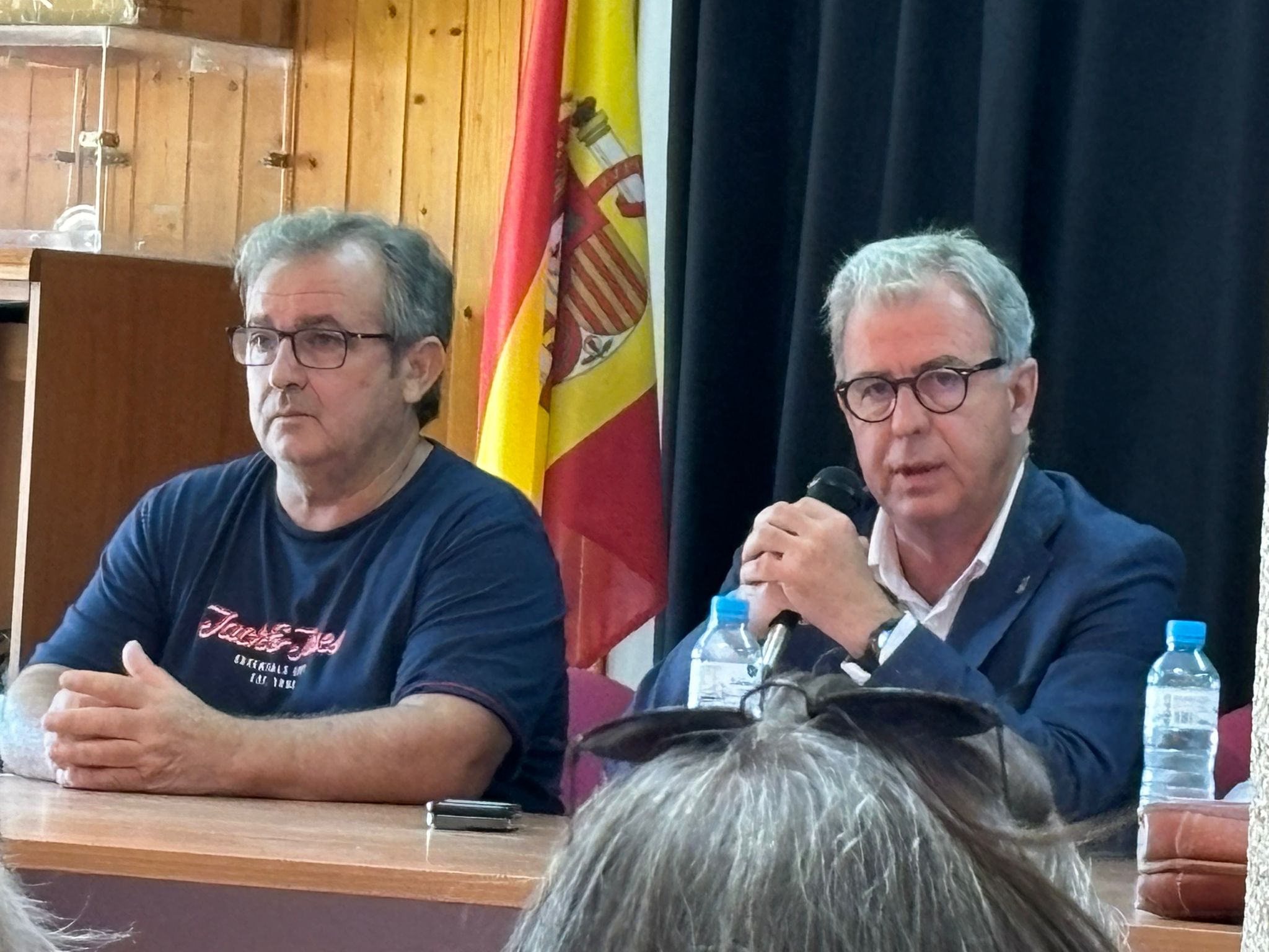 Reunión con los vecinos de Oliva de Plasencia foto 7