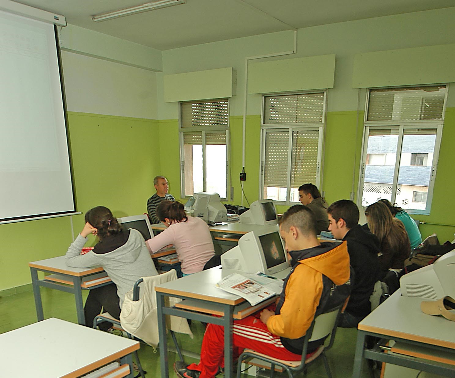 Image 0 of article Educación dedica 80.000 euros a ayudas de transporte y comedor para el alumnado que participa en programas de éxito y de refuerzo educativo