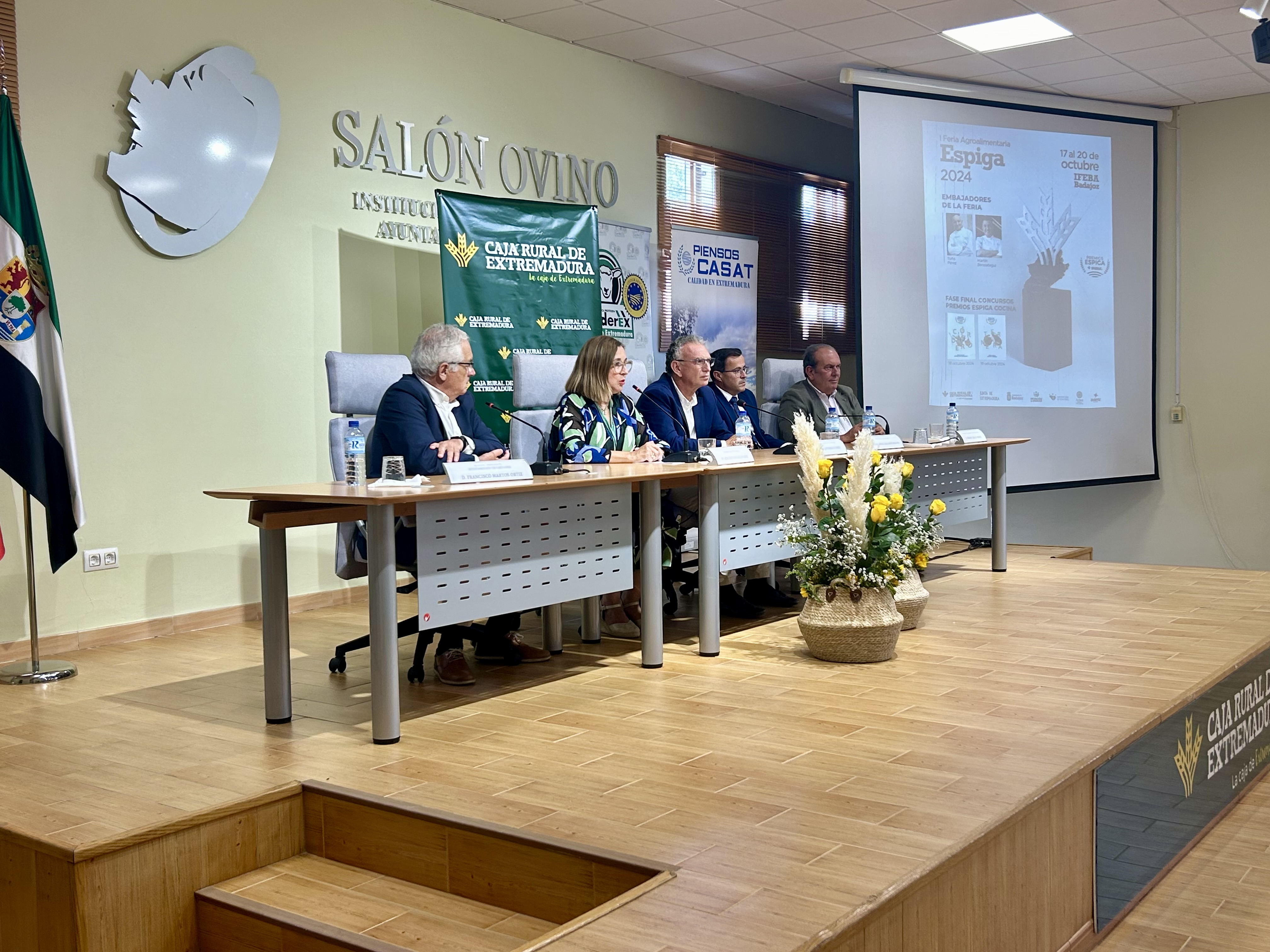 Imagen del artículo Mercedes Morán resalta en la inauguración del 39 Salón Ovino de Castuera el liderazgo de Extremadura en la producción nacional