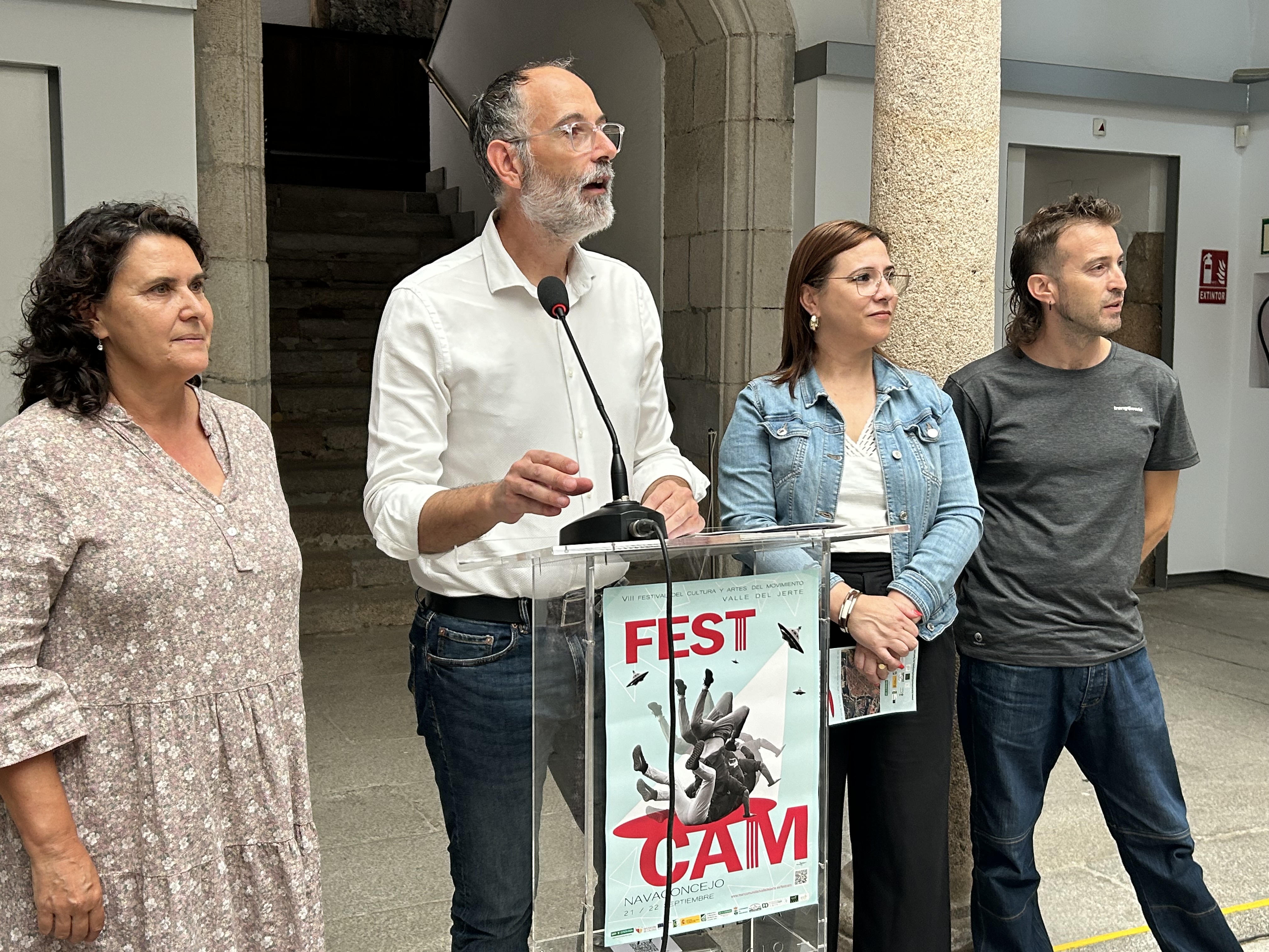 Image 2 of article La Junta de Extremadura reafirma su compromiso con la cultura rural en el Valle del Jerte a través del apoyo al FestCAM 2024