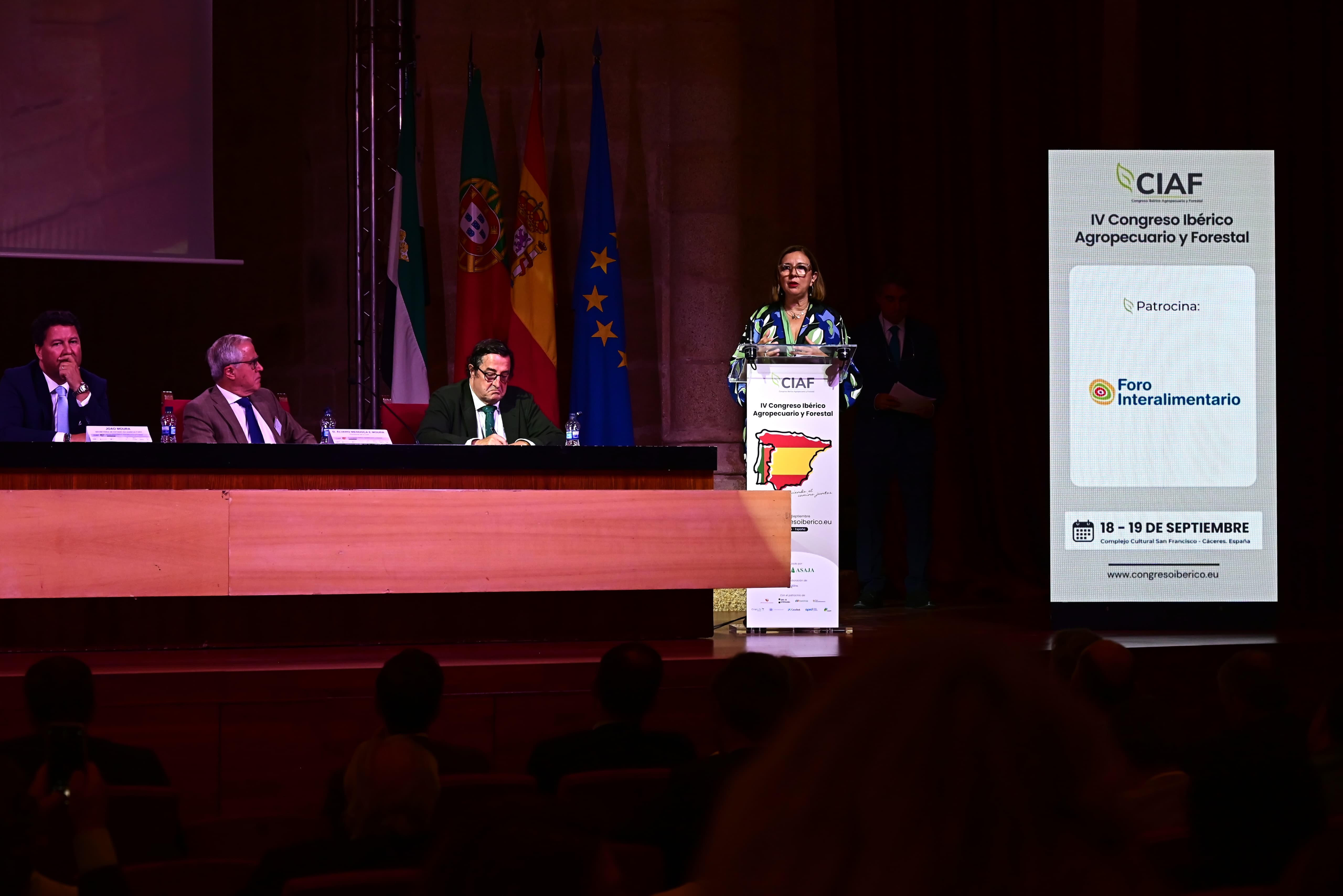 Image 2 of article Mercedes Morán clausura el IV Congreso Ibérico Agropecuario y Forestal en Cáceres