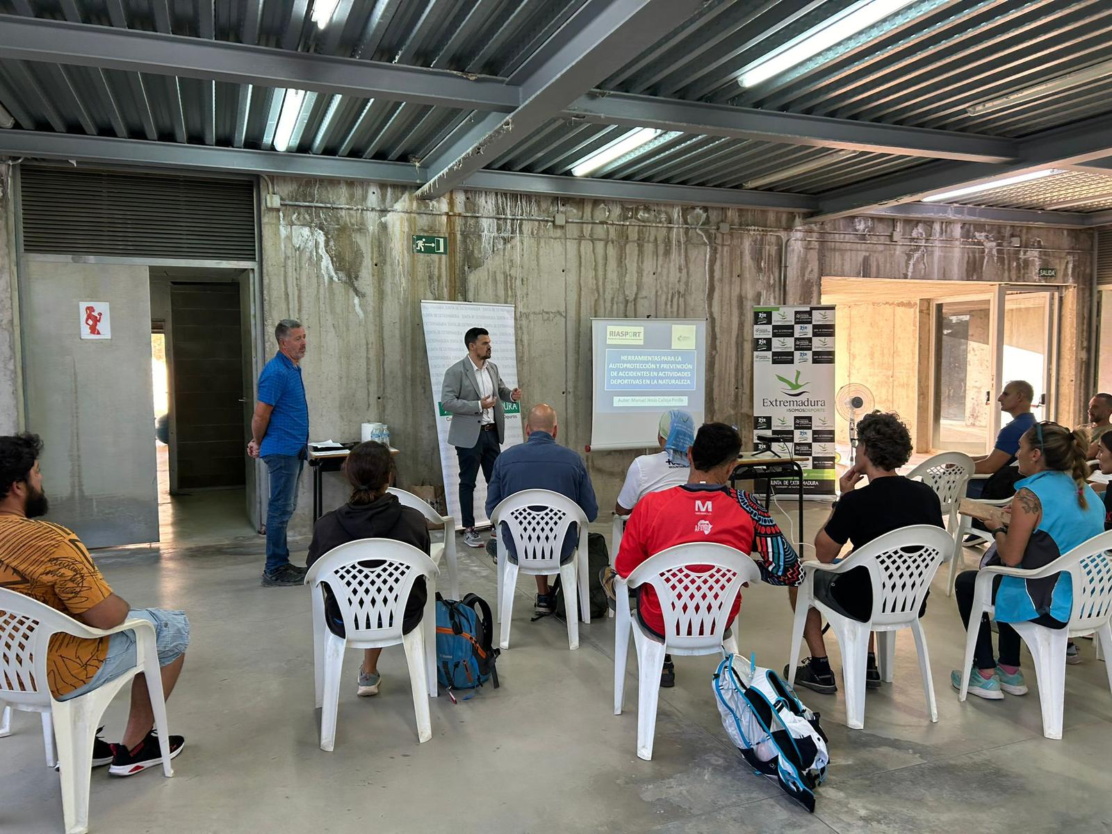 Imagen del artículo La Junta ofrece a través del CEXFOD un nuevo curso de autoprotección en actividades deportivas en la naturaleza