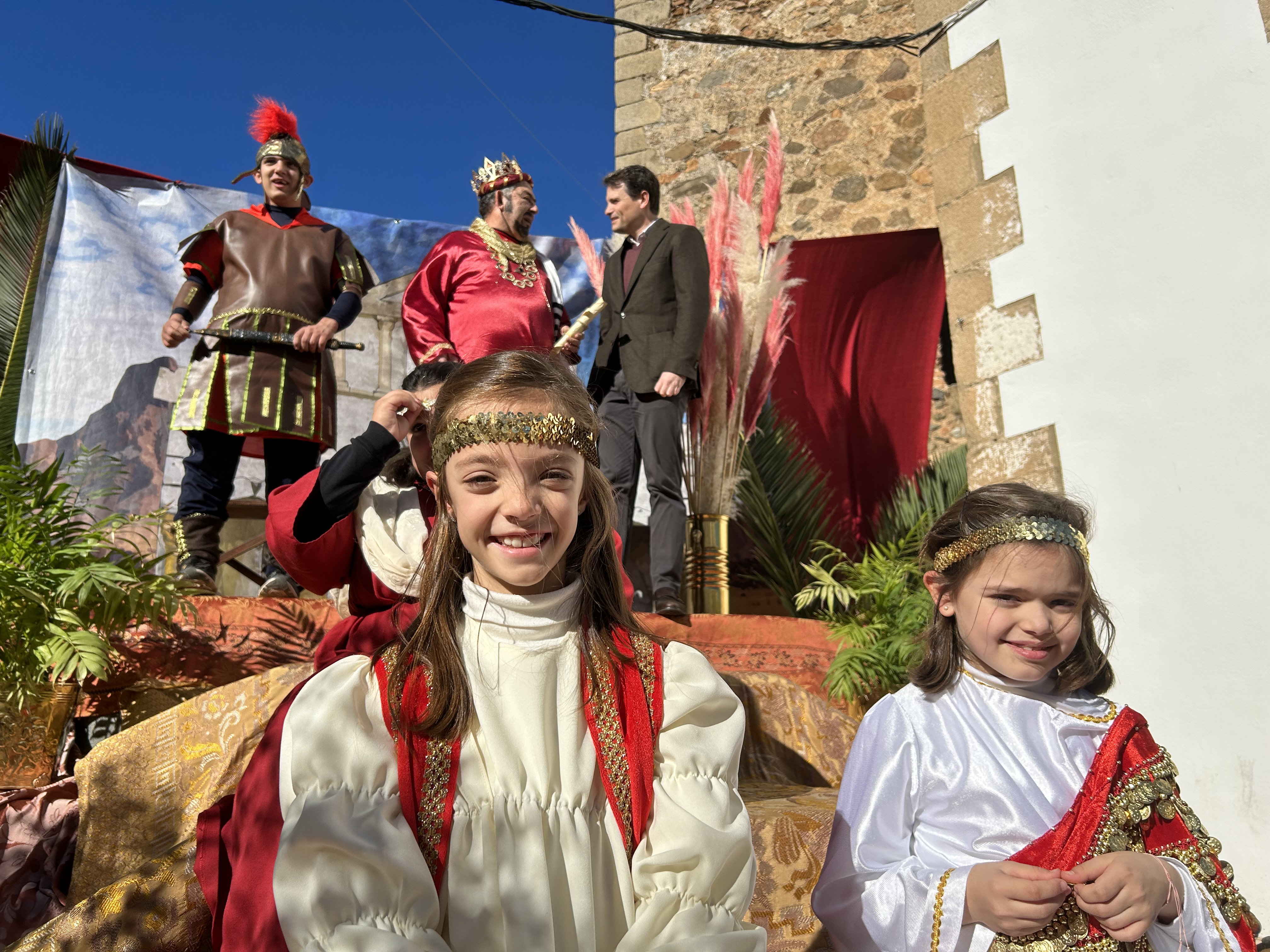 Image 3 of article Abel Bautista realiza una visita institucional a Fuente del Maestre con acento navideño