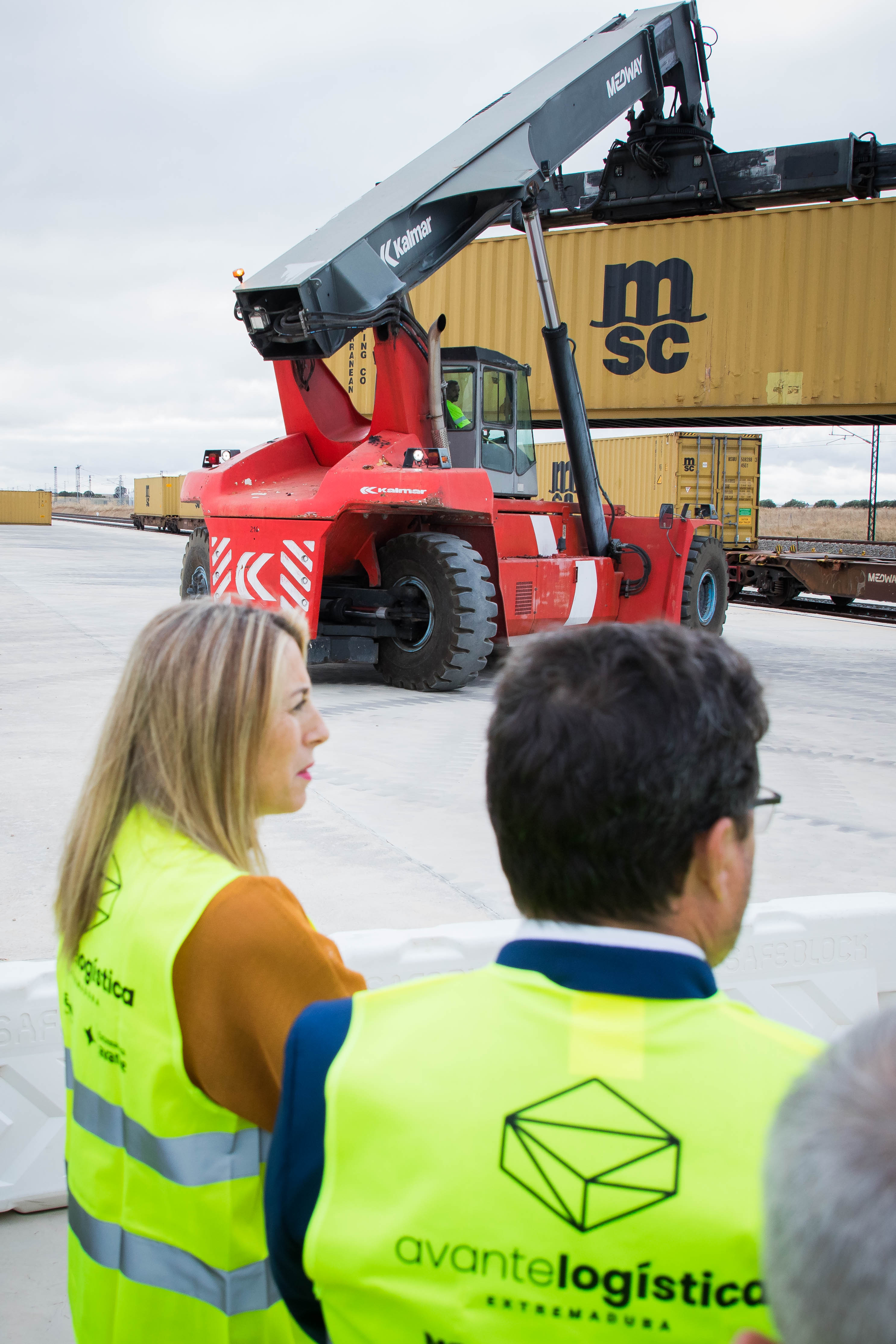 Imagen del artículo María Guardiola inaugura la Terminal Ferroviaria de la Plataforma Logística de Badajoz: va a situar a Extremadura como un núcleo clave en el intercambio de mercancías