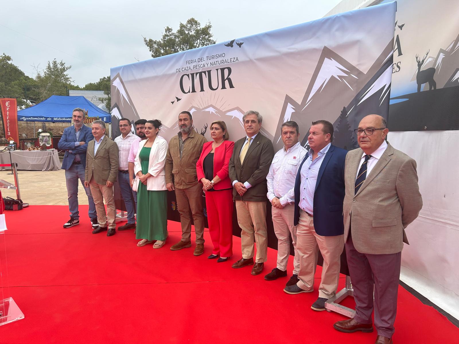 Imagen del artículo El consejero de Gestión Forestal y Mundo Rural inaugura la Feria CITUR en Helechosa de los Montes