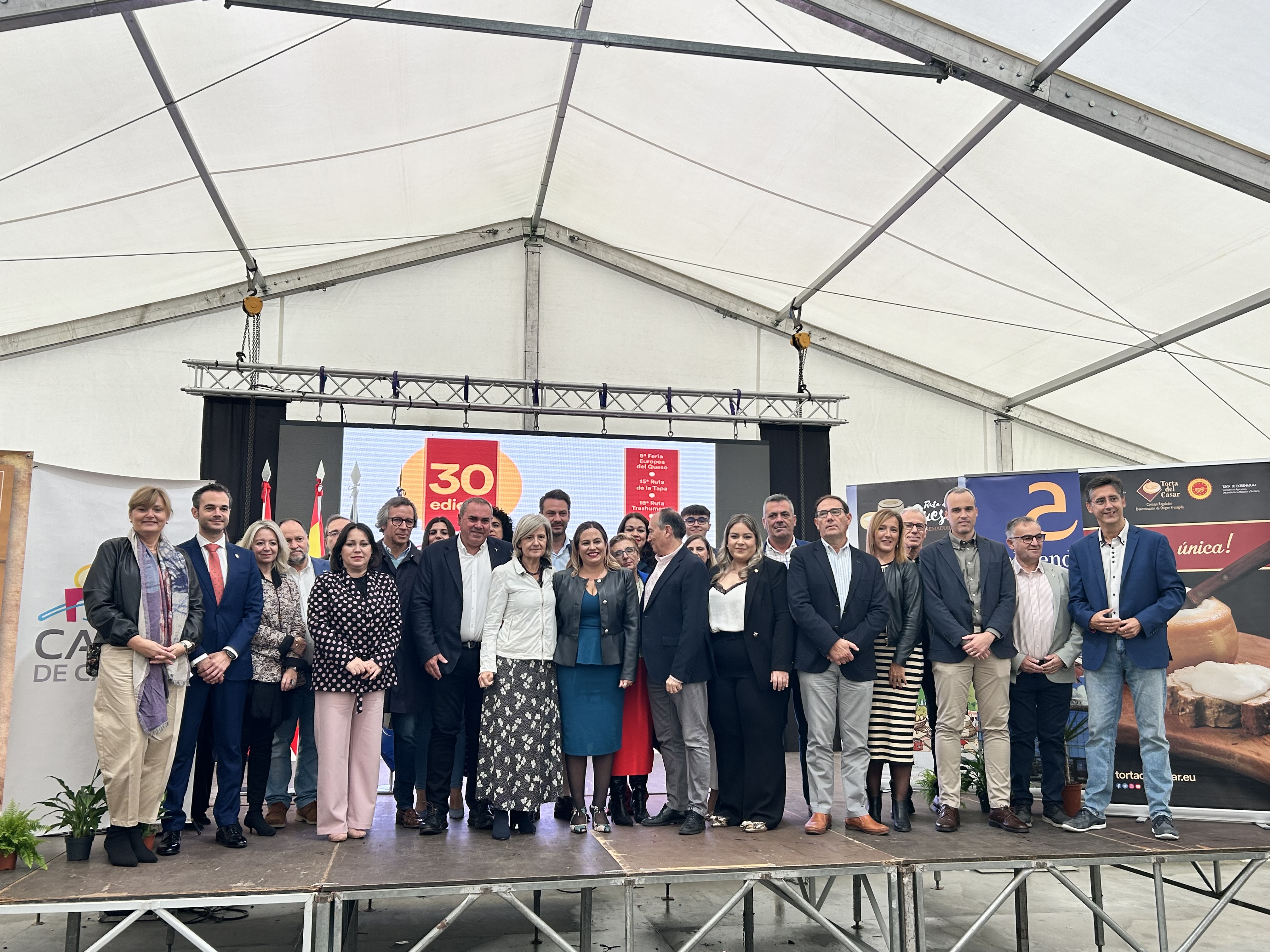 Image 2 of article La consejera Victoria Bazaga destaca la Torta del Casar como emblema gastronómico de Extremadura conocido internacionalmente