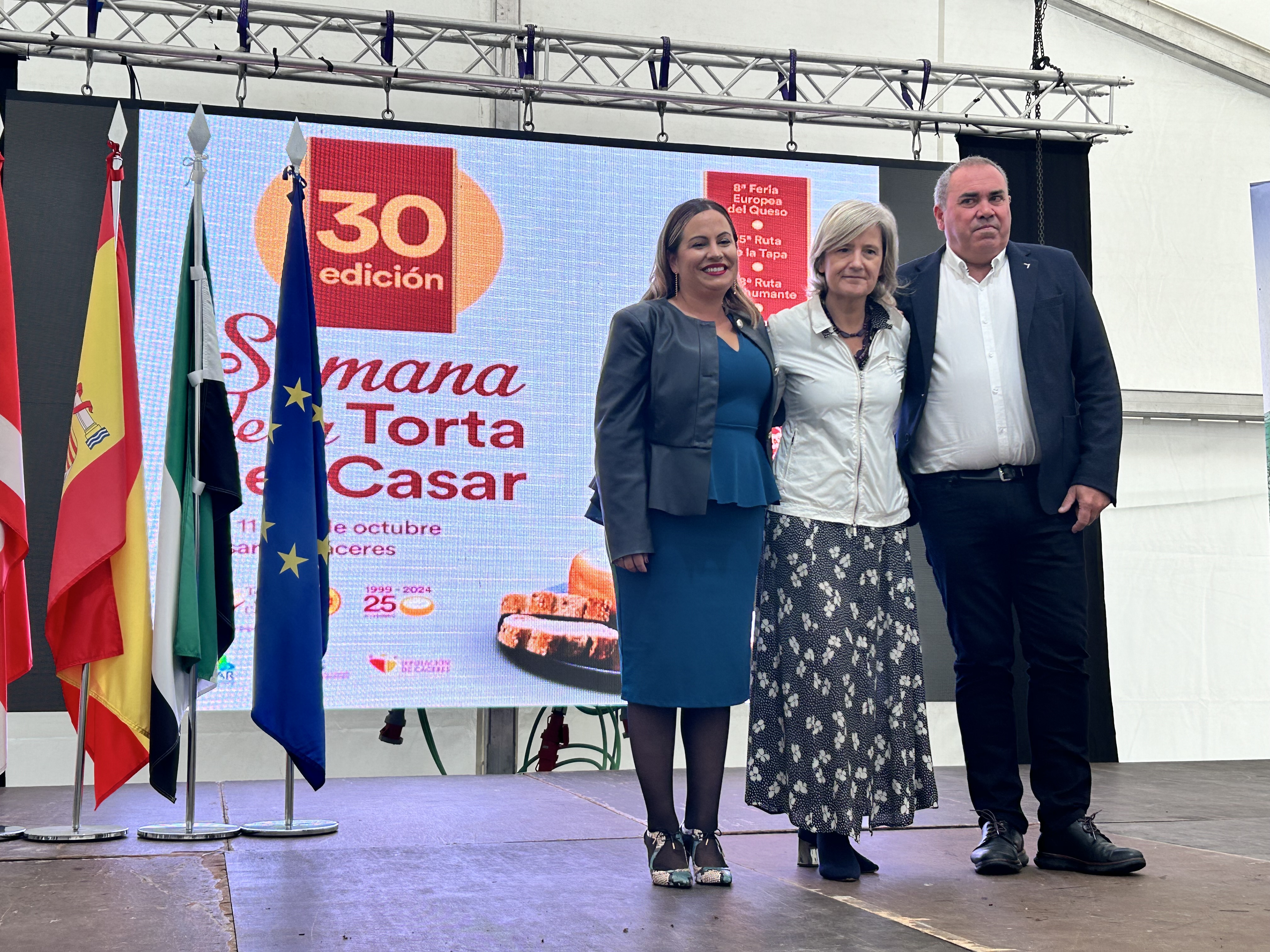 Image 3 of article La consejera Victoria Bazaga destaca la Torta del Casar como emblema gastronómico de Extremadura conocido internacionalmente