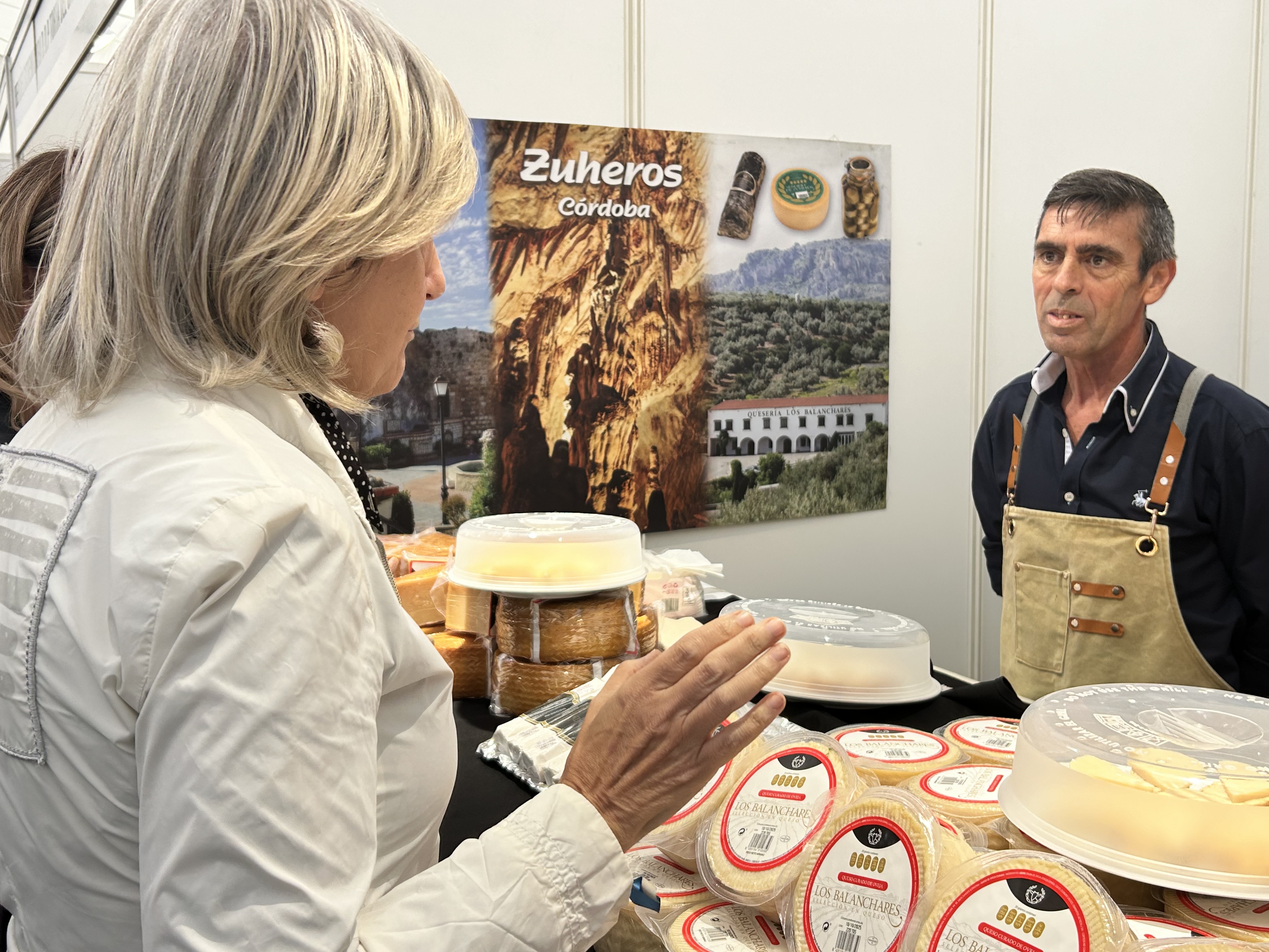 Image 4 of article La consejera Victoria Bazaga destaca la Torta del Casar como emblema gastronómico de Extremadura conocido internacionalmente