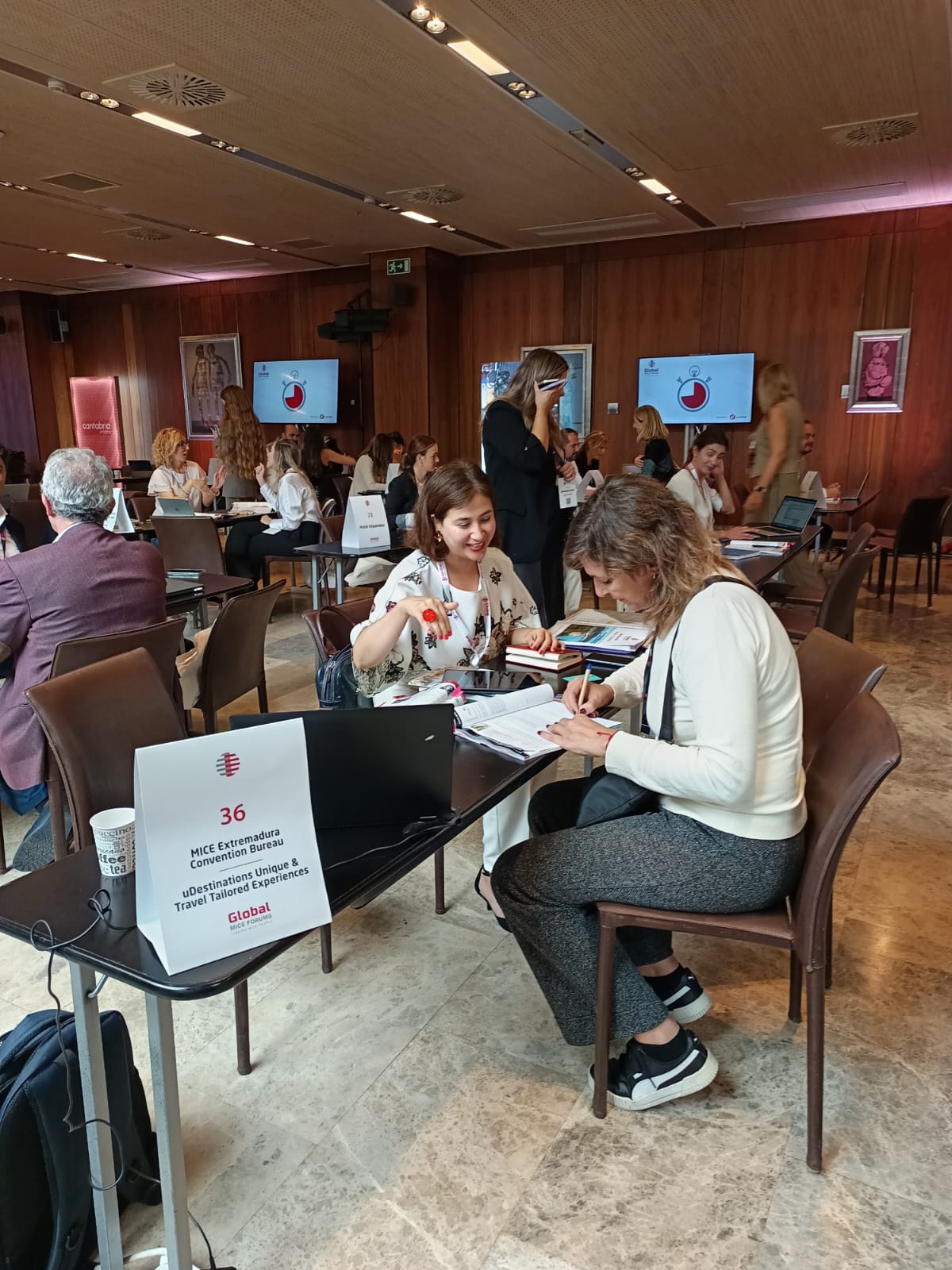 Imagen del artículo La Junta presenta Extremadura como destino de negocios e incentivos a 20 compradores especializados en Santander