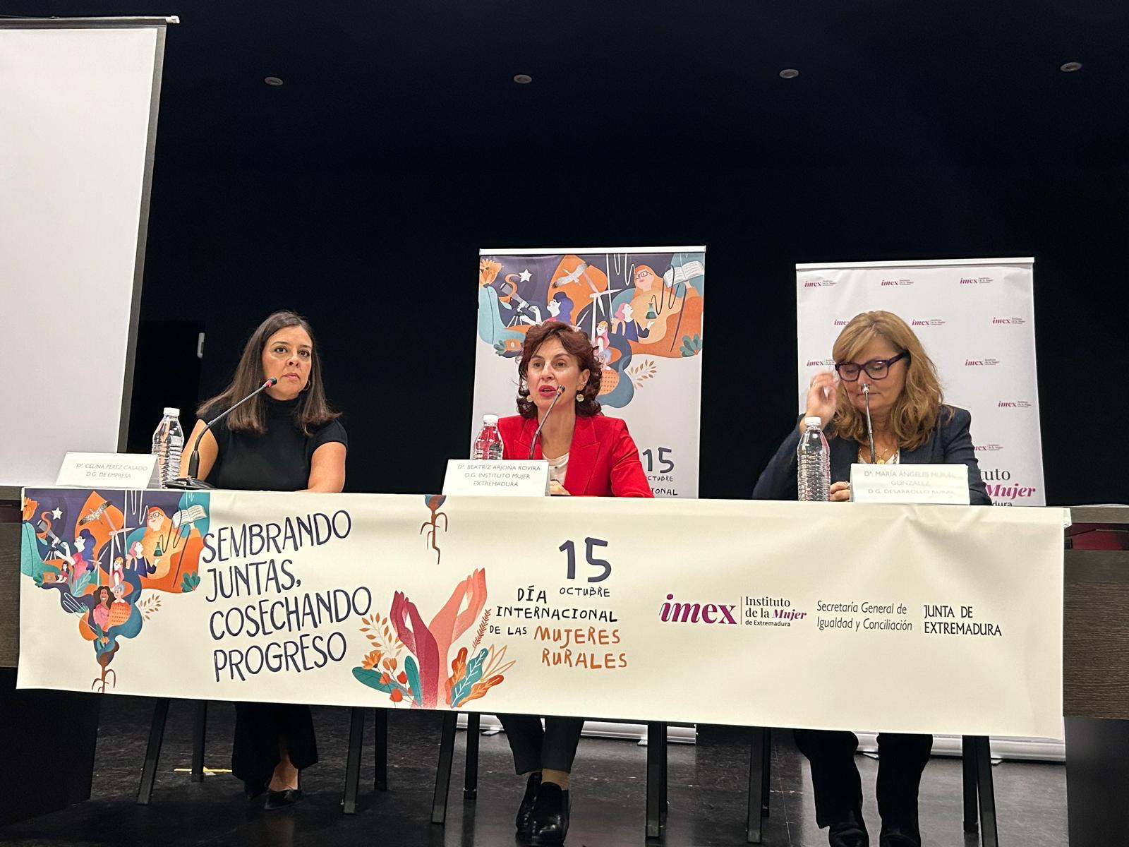 Image 2 of article Extremadura celebra el Día Internacional de las Mujeres Rurales en Santa Marta poniendo en valor su aportación al desarrollo de la región